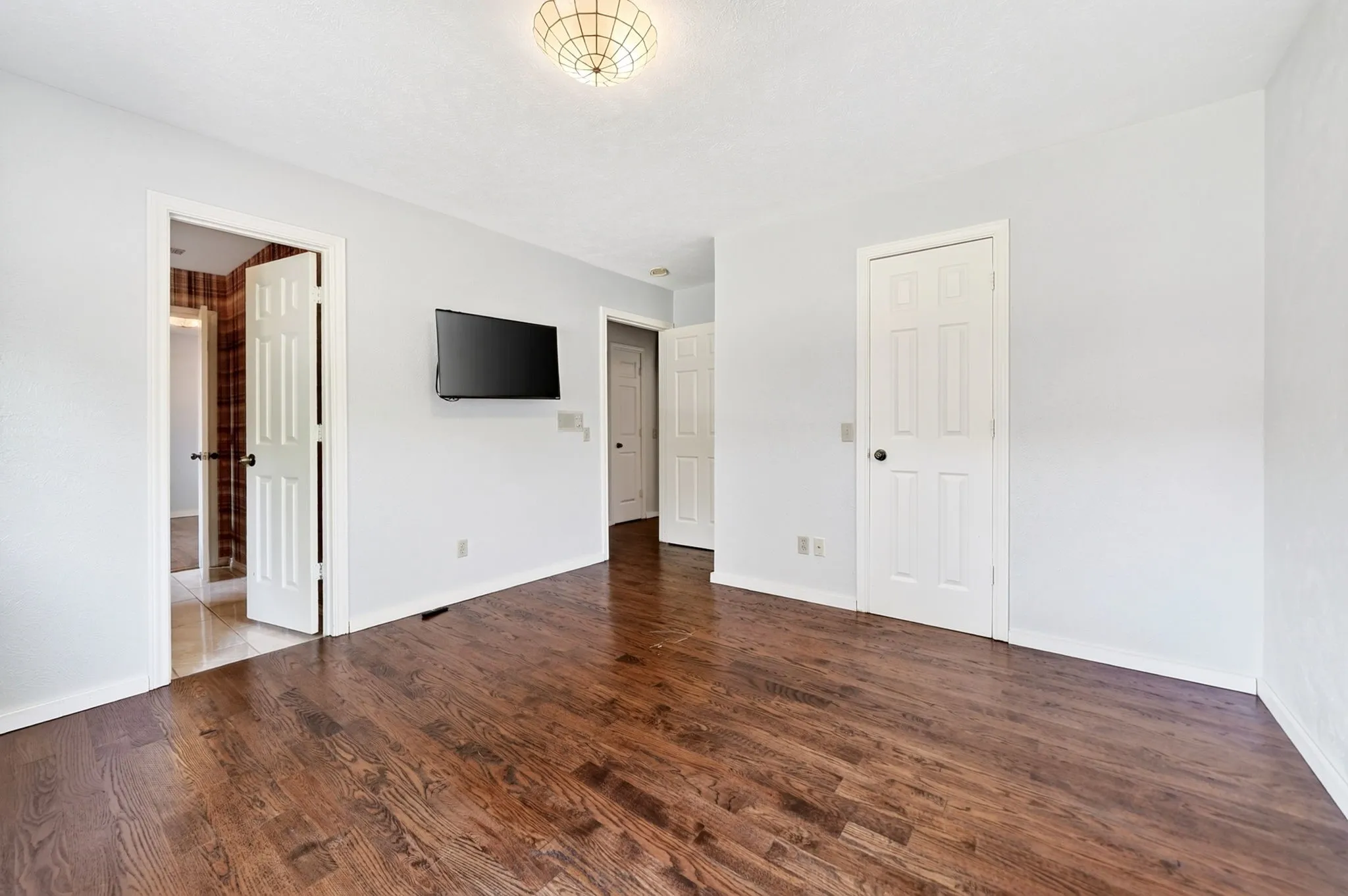 Single Family Residence For Sale in Dallas County , 10130 Woodlake Drive, Dallas, Texas 75243, 4 Bedroom, 3 Bathroom, 2 Garage spaces, 2,866 Sqft, built in 1979, mls#21364829, Real Estate Agent in Dallas, Homes For Sale in Dallas county, Homes For Sale in Dallas, Realtor in Dallas Texas, Real Estate Brokerage Independent Realty Texas, Luminita Cordes Realtor