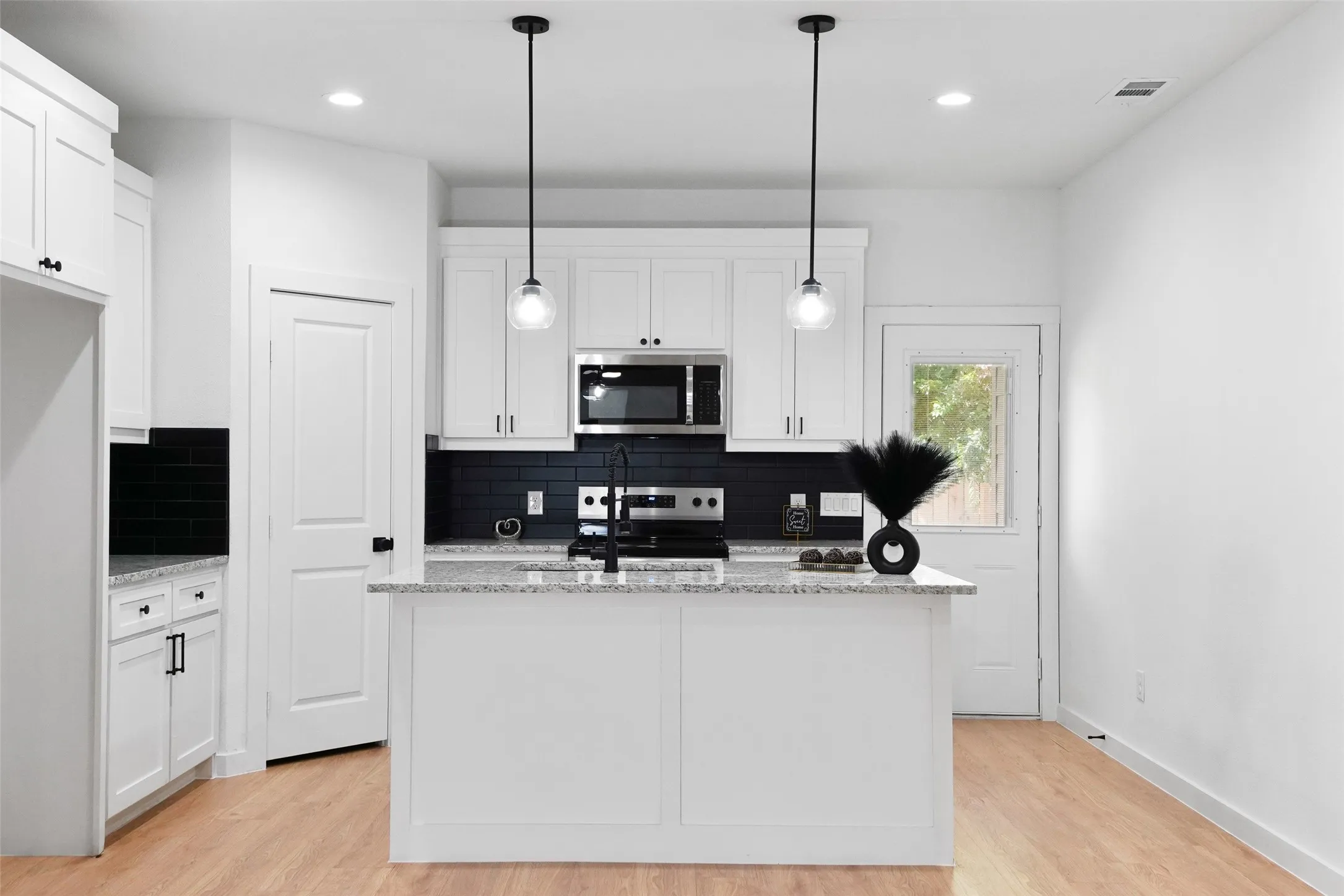 Single Family Residence For Sale in Dallas County , 2723 Lagow Street, Dallas, Texas 75210, 4 Bedroom, 2 Bathroom, 1 Garage spaces, 1,737 Sqft, built in 2026, mls#21363594, Real Estate Agent in Dallas, Homes For Sale in Dallas county, Homes For Sale in Dallas, Realtor in Dallas Texas, Real Estate Brokerage Independent Realty Texas, Luminita Cordes Realtor