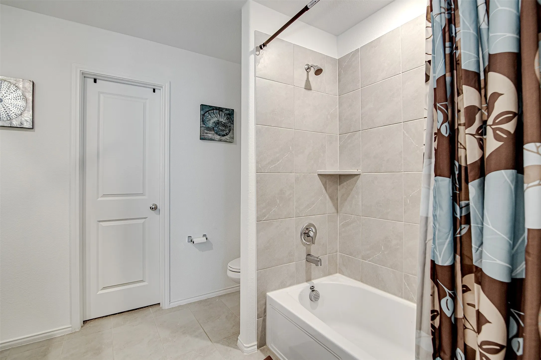 Single Family Residence For Rent in Tarrant County , 8617 Thicket Ridge Street, Fort Worth, Texas 76123, 4 Bedroom, 2 Bathroom, 2 Garage spaces, 1,725 Sqft, built in 2023, mls#21365084, Real Estate Agent in Fort Worth, Homes For Rent in Tarrant county, Homes For Rent in Fort Worth, Realtor in Fort Worth Texas, Real Estate Brokerage Independent Realty Texas, Luminita Cordes Realtor