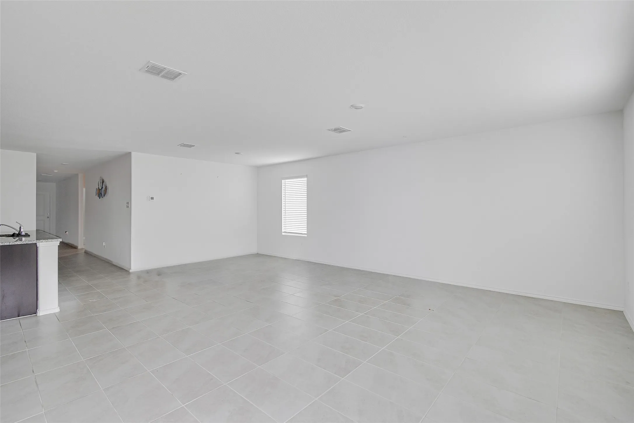 Single Family Residence For Rent in Tarrant County , 8617 Thicket Ridge Street, Fort Worth, Texas 76123, 4 Bedroom, 2 Bathroom, 2 Garage spaces, 1,725 Sqft, built in 2023, mls#21365084, Real Estate Agent in Fort Worth, Homes For Rent in Tarrant county, Homes For Rent in Fort Worth, Realtor in Fort Worth Texas, Real Estate Brokerage Independent Realty Texas, Luminita Cordes Realtor