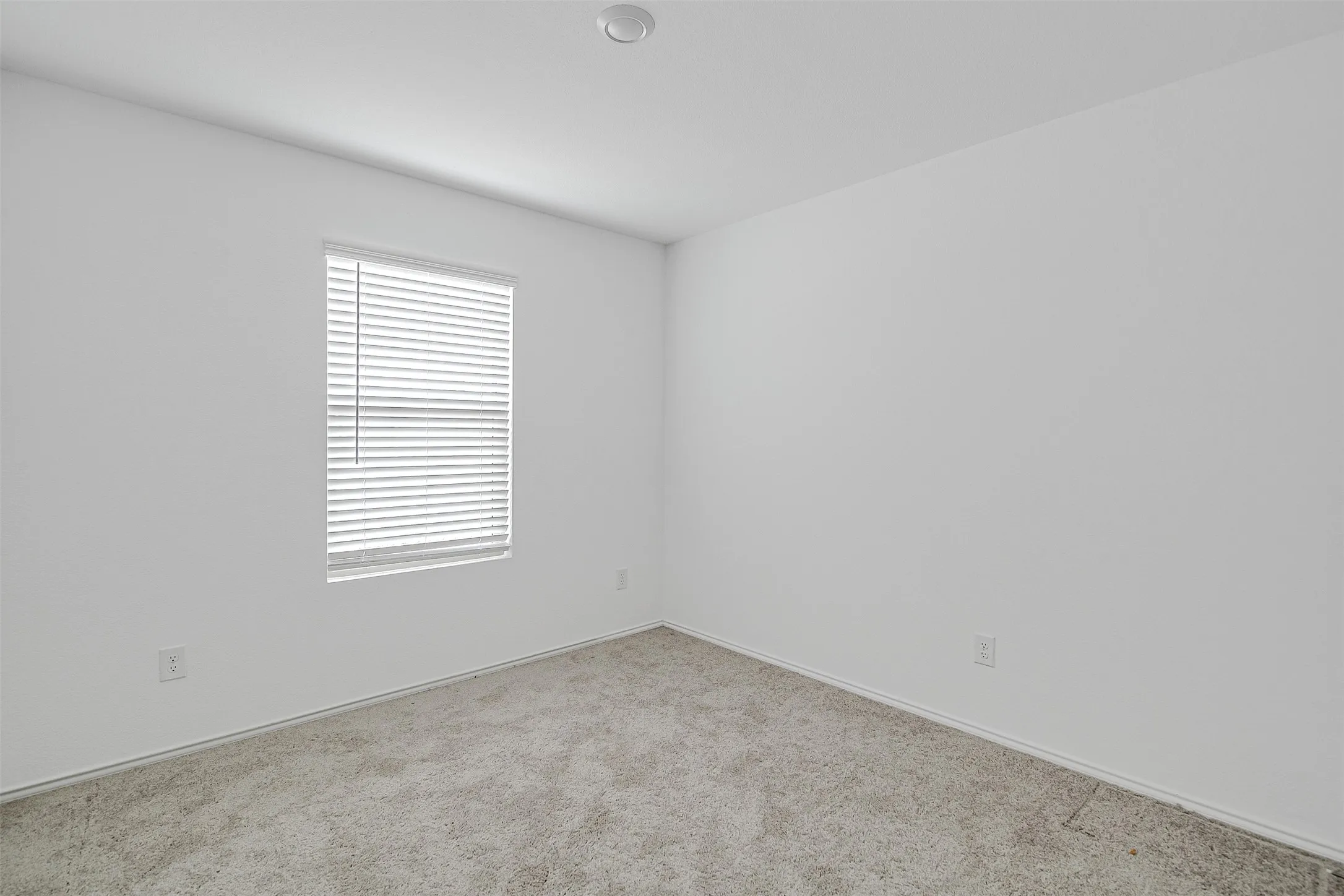 Single Family Residence For Rent in Tarrant County , 8617 Thicket Ridge Street, Fort Worth, Texas 76123, 4 Bedroom, 2 Bathroom, 2 Garage spaces, 1,725 Sqft, built in 2023, mls#21365084, Real Estate Agent in Fort Worth, Homes For Rent in Tarrant county, Homes For Rent in Fort Worth, Realtor in Fort Worth Texas, Real Estate Brokerage Independent Realty Texas, Luminita Cordes Realtor