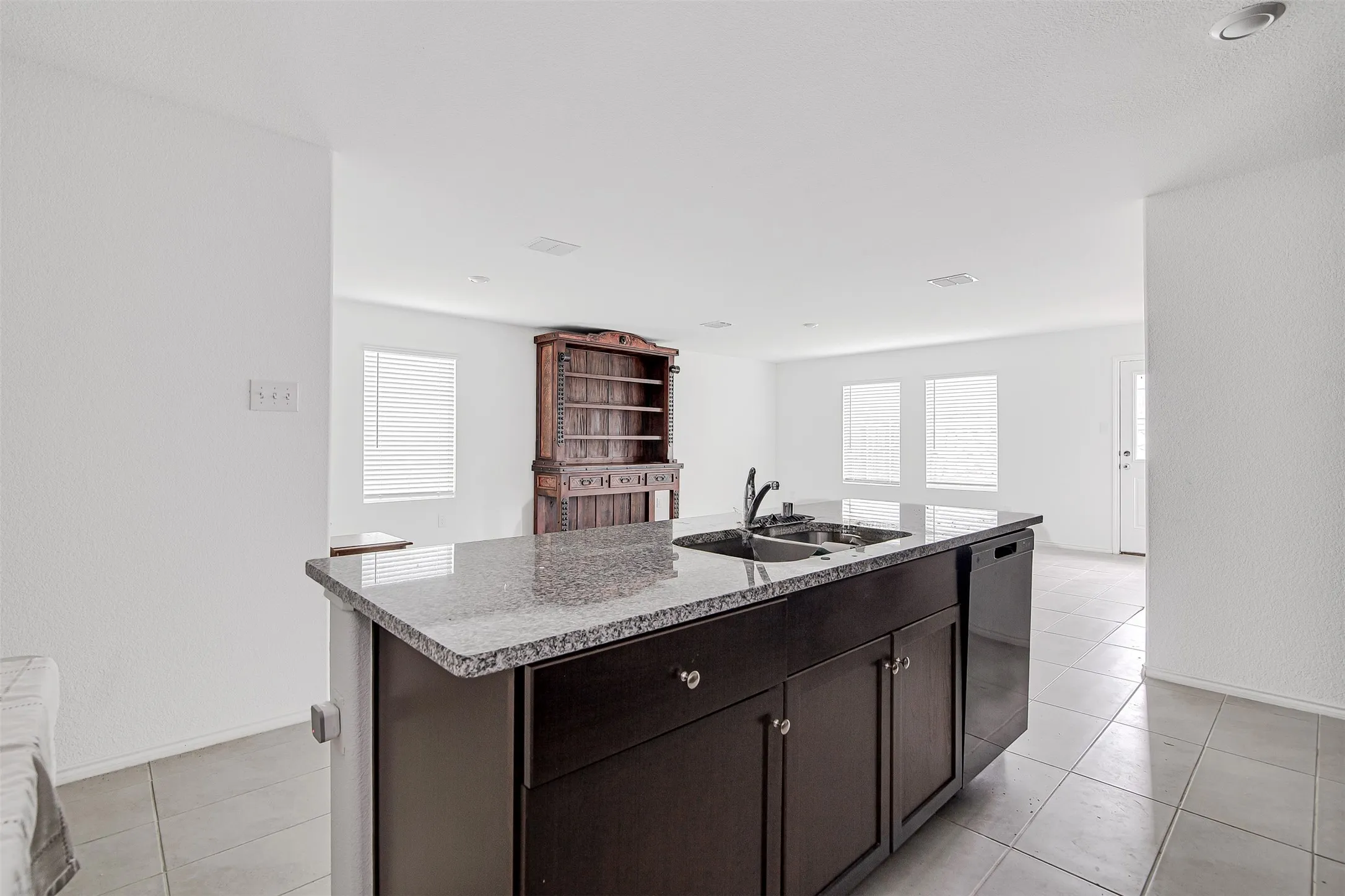 Single Family Residence For Rent in Tarrant County , 8617 Thicket Ridge Street, Fort Worth, Texas 76123, 4 Bedroom, 2 Bathroom, 2 Garage spaces, 1,725 Sqft, built in 2023, mls#21365084, Real Estate Agent in Fort Worth, Homes For Rent in Tarrant county, Homes For Rent in Fort Worth, Realtor in Fort Worth Texas, Real Estate Brokerage Independent Realty Texas, Luminita Cordes Realtor
