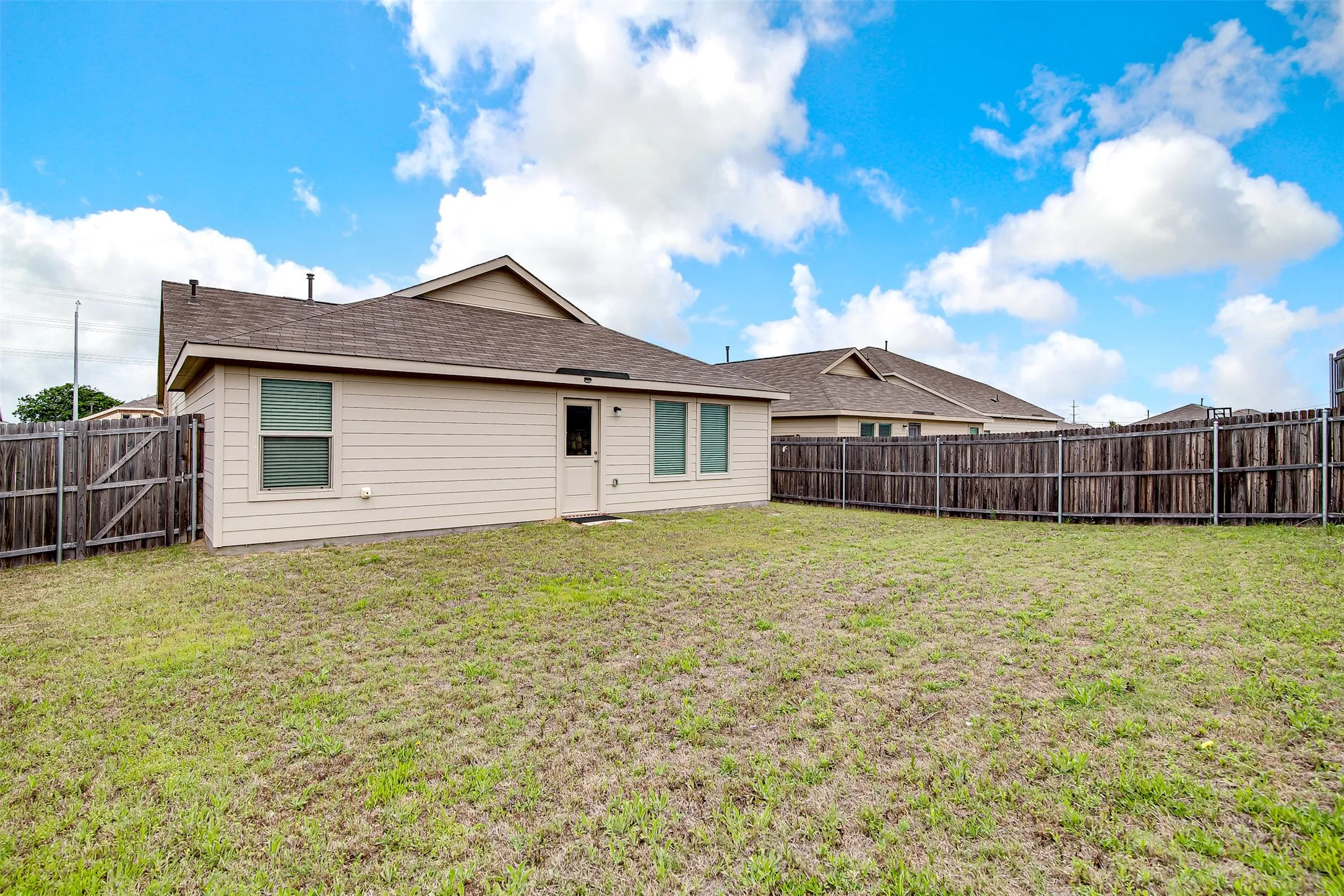 Single Family Residence For Rent in Tarrant County , 8617 Thicket Ridge Street, Fort Worth, Texas 76123, 4 Bedroom, 2 Bathroom, 2 Garage spaces, 1,725 Sqft, built in 2023, mls#21365084, Real Estate Agent in Fort Worth, Homes For Rent in Tarrant county, Homes For Rent in Fort Worth, Realtor in Fort Worth Texas, Real Estate Brokerage Independent Realty Texas, Luminita Cordes Realtor