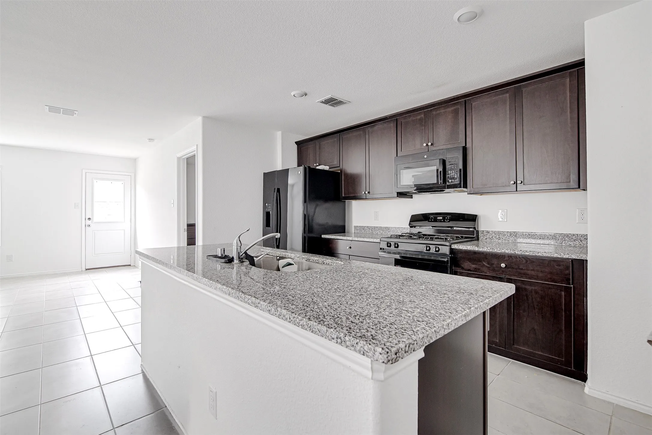 Single Family Residence For Rent in Tarrant County , 8617 Thicket Ridge Street, Fort Worth, Texas 76123, 4 Bedroom, 2 Bathroom, 2 Garage spaces, 1,725 Sqft, built in 2023, mls#21365084, Real Estate Agent in Fort Worth, Homes For Rent in Tarrant county, Homes For Rent in Fort Worth, Realtor in Fort Worth Texas, Real Estate Brokerage Independent Realty Texas, Luminita Cordes Realtor