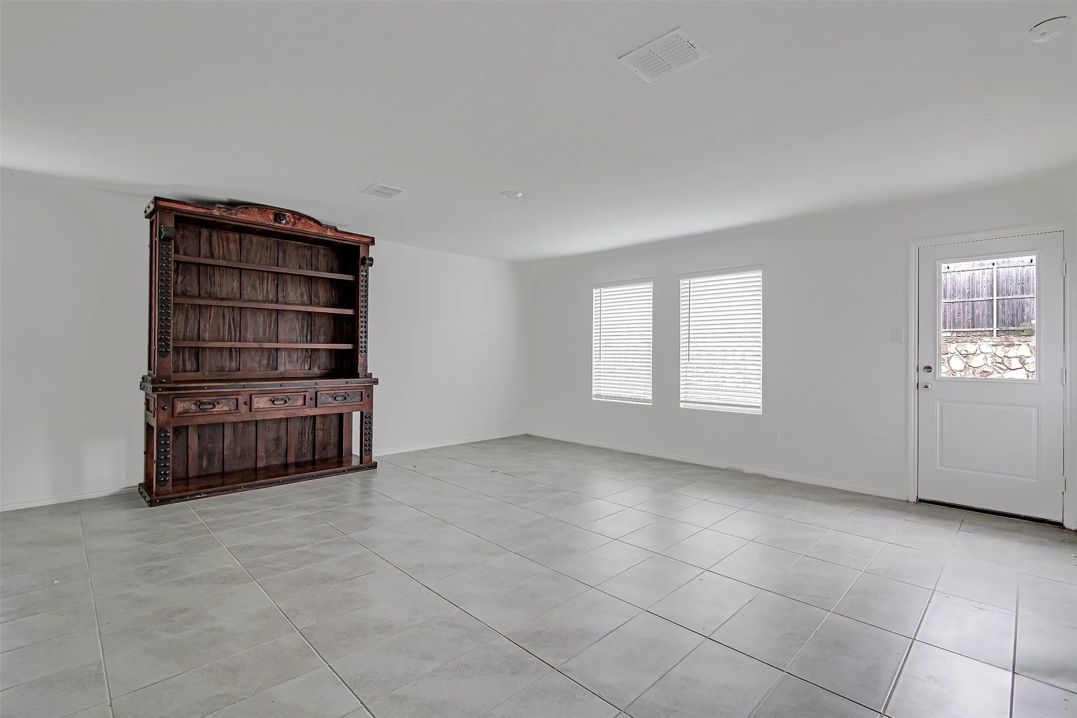 Single Family Residence For Rent in Tarrant County , 8617 Thicket Ridge Street, Fort Worth, Texas 76123, 4 Bedroom, 2 Bathroom, 2 Garage spaces, 1,725 Sqft, built in 2023, mls#21365084, Real Estate Agent in Fort Worth, Homes For Rent in Tarrant county, Homes For Rent in Fort Worth, Realtor in Fort Worth Texas, Real Estate Brokerage Independent Realty Texas, Luminita Cordes Realtor
