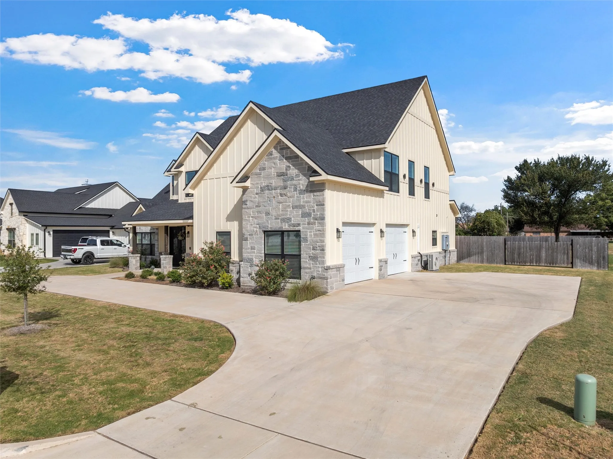 Single Family Residence For Sale in Mc Lennan County , 120 Big Catch Lane, Robinson, Texas 76706, 4 Bedroom, 3 Bathroom, 2 Garage spaces, 3,008 Sqft, built in 2023, mls#21363779, Real Estate Agent in Robinson, Homes For Sale in Mc Lennan county, Homes For Sale in Robinson, Realtor in Robinson Texas, Real Estate Brokerage Independent Realty Texas, Luminita Cordes Realtor