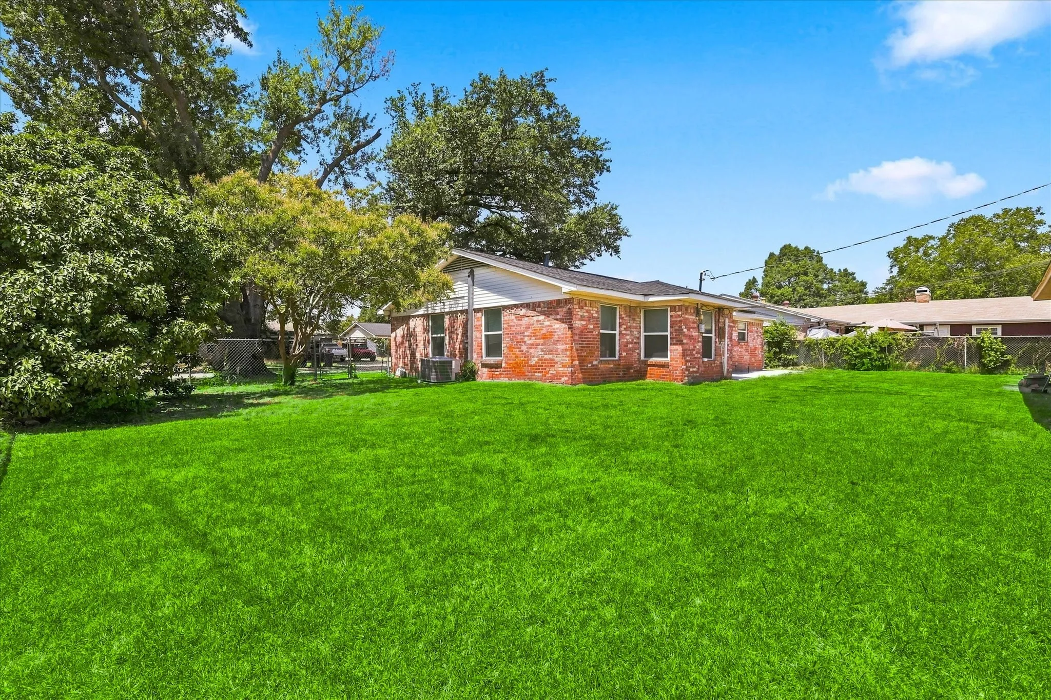Single Family Residence For Sale in Dallas County , 3026 Rilla Drive, Garland, Texas 75041, 3 Bedroom, 1 Bathroom, 1 Garage spaces, 1,169 Sqft, built in 1959, mls#21364848, Real Estate Agent in Garland, Homes For Sale in Dallas county, Homes For Sale in Garland, Realtor in Garland Texas, Real Estate Brokerage Independent Realty Texas, Luminita Cordes Realtor