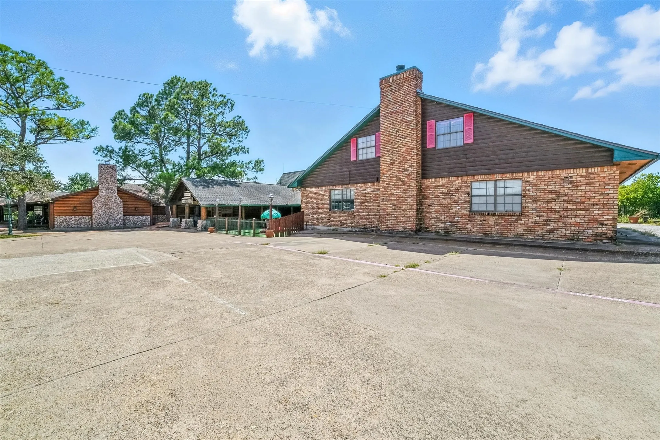 Office For Sale in Dallas County , 3131 Beltline Road, Sunnyvale, Texas 75182, 0, 0, Garage spaces, 0 Sqft, built in 1965, Price $999,999, mls#21365073, Real Estate Agent in Sunnyvale, Homes For Sale in Dallas county, Homes For Sale in Sunnyvale, Realtor in Sunnyvale Texas, Real Estate Brokerage Independent Realty Texas, Luminita Cordes Realtor