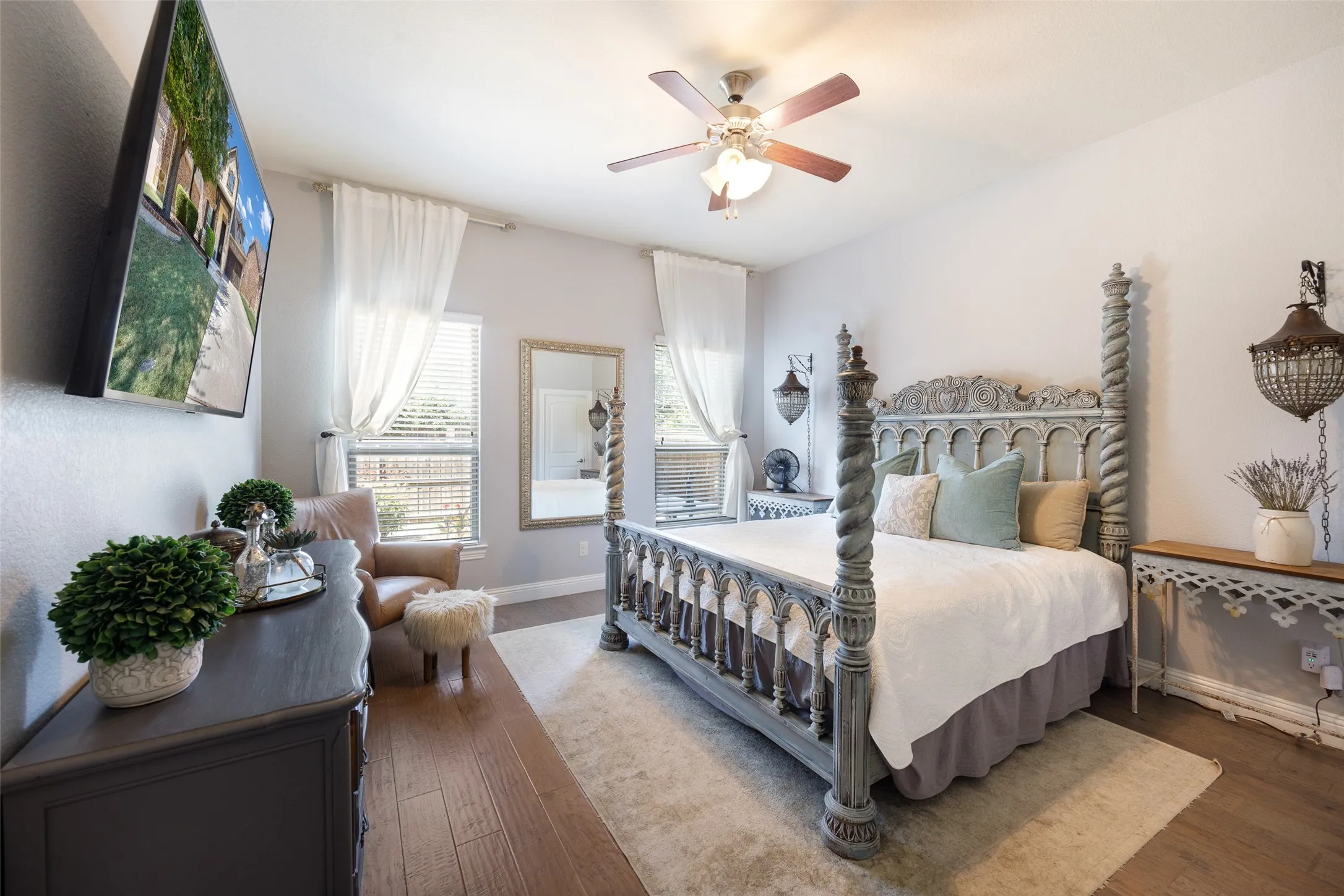 Single Family Residence For Sale in Collin County , 10544 Jackson Hole Lane, Mc Kinney, Texas 75072, 4 Bedroom, 4 Bathroom, 2 Garage spaces, 3,029 Sqft, built in 2015, mls#21363545, Real Estate Agent in Mc Kinney, Homes For Sale in Collin county, Homes For Sale in Mc Kinney, Realtor in Mc Kinney Texas, Real Estate Brokerage Independent Realty Texas, Luminita Cordes Realtor