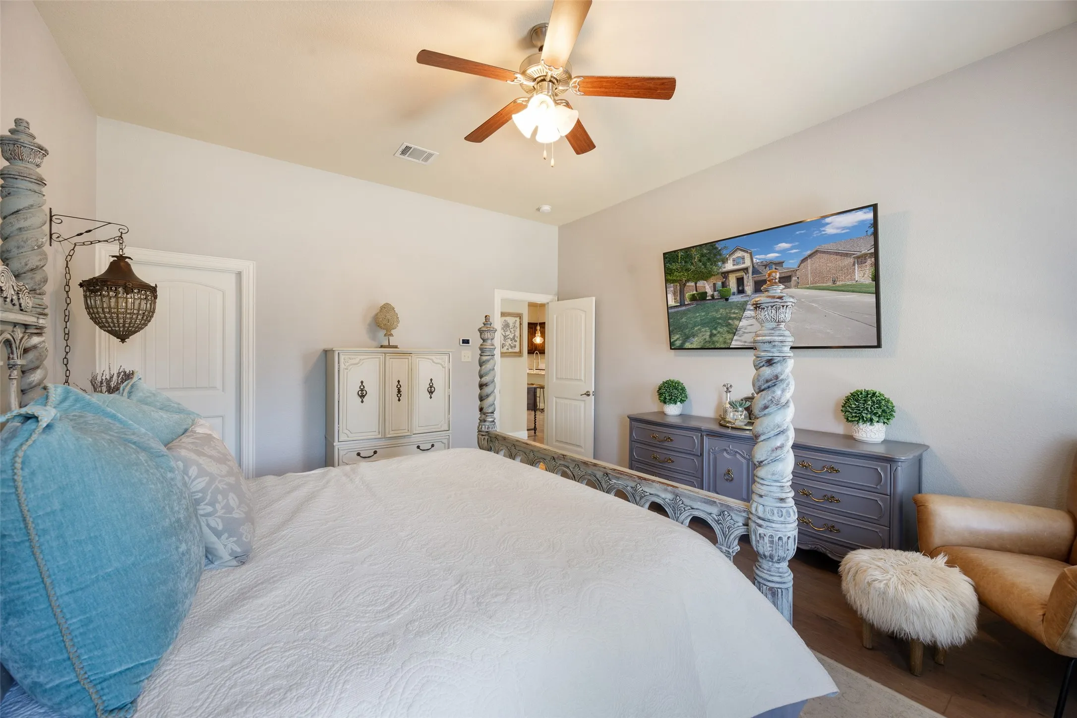 Single Family Residence For Sale in Collin County , 10544 Jackson Hole Lane, Mc Kinney, Texas 75072, 4 Bedroom, 4 Bathroom, 2 Garage spaces, 3,029 Sqft, built in 2015, mls#21363545, Real Estate Agent in Mc Kinney, Homes For Sale in Collin county, Homes For Sale in Mc Kinney, Realtor in Mc Kinney Texas, Real Estate Brokerage Independent Realty Texas, Luminita Cordes Realtor