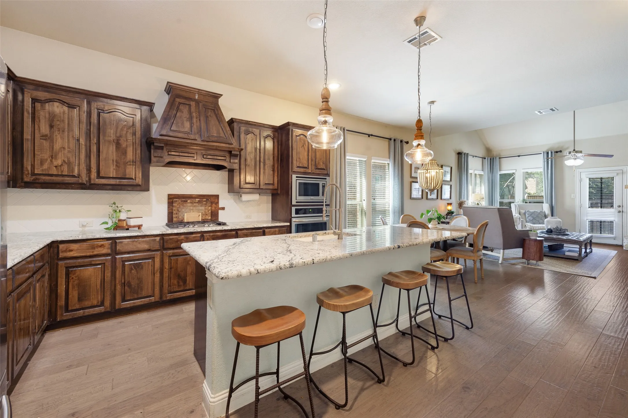 Single Family Residence For Sale in Collin County , 10544 Jackson Hole Lane, Mc Kinney, Texas 75072, 4 Bedroom, 4 Bathroom, 2 Garage spaces, 3,029 Sqft, built in 2015, mls#21363545, Real Estate Agent in Mc Kinney, Homes For Sale in Collin county, Homes For Sale in Mc Kinney, Realtor in Mc Kinney Texas, Real Estate Brokerage Independent Realty Texas, Luminita Cordes Realtor