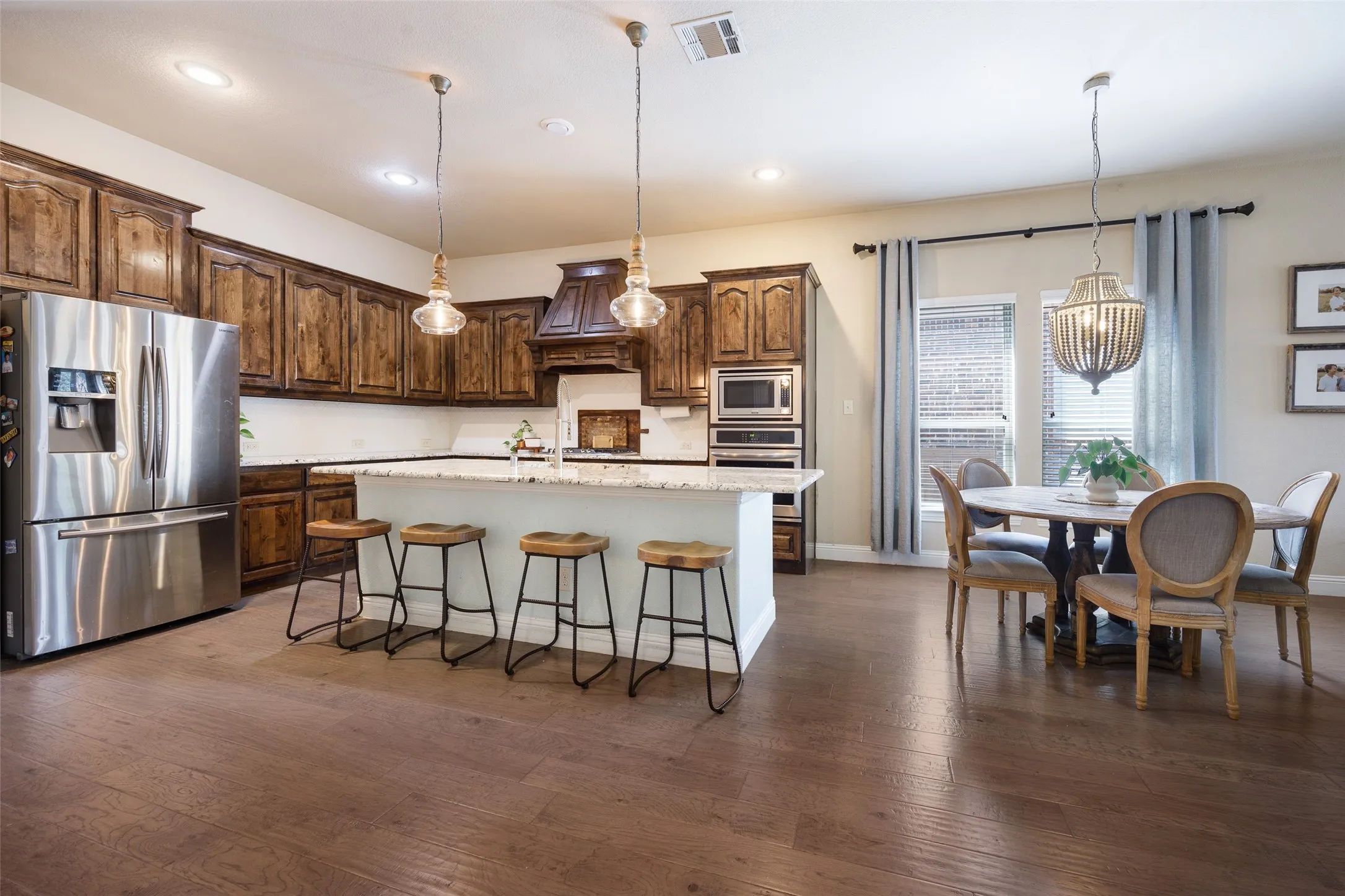 Single Family Residence For Sale in Collin County , 10544 Jackson Hole Lane, Mc Kinney, Texas 75072, 4 Bedroom, 4 Bathroom, 2 Garage spaces, 3,029 Sqft, built in 2015, mls#21363545, Real Estate Agent in Mc Kinney, Homes For Sale in Collin county, Homes For Sale in Mc Kinney, Realtor in Mc Kinney Texas, Real Estate Brokerage Independent Realty Texas, Luminita Cordes Realtor