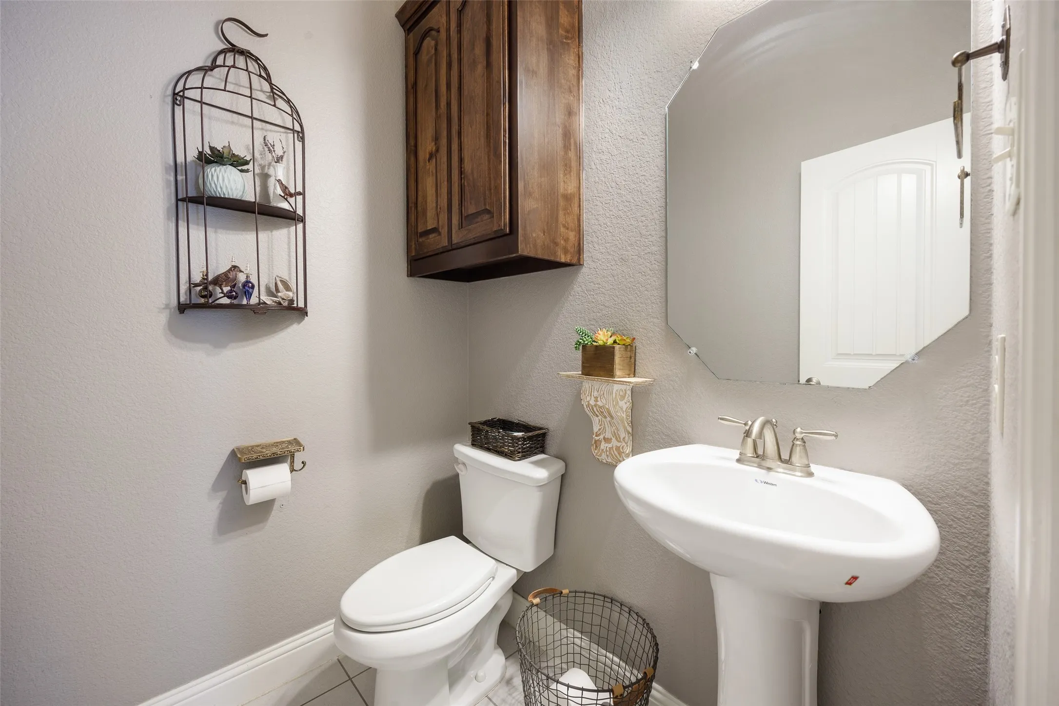 Single Family Residence For Sale in Collin County , 10544 Jackson Hole Lane, Mc Kinney, Texas 75072, 4 Bedroom, 4 Bathroom, 2 Garage spaces, 3,029 Sqft, built in 2015, mls#21363545, Real Estate Agent in Mc Kinney, Homes For Sale in Collin county, Homes For Sale in Mc Kinney, Realtor in Mc Kinney Texas, Real Estate Brokerage Independent Realty Texas, Luminita Cordes Realtor