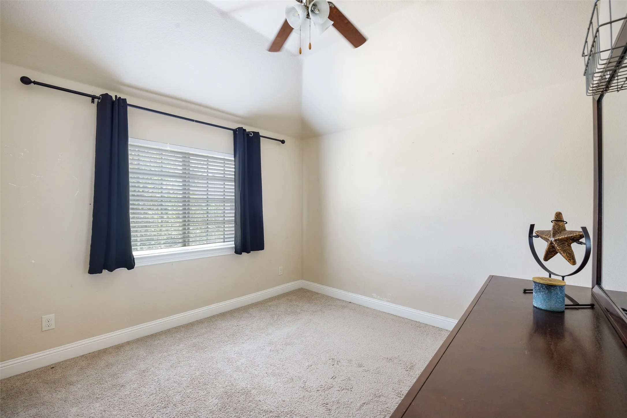 Single Family Residence For Sale in Collin County , 10544 Jackson Hole Lane, Mc Kinney, Texas 75072, 4 Bedroom, 4 Bathroom, 2 Garage spaces, 3,029 Sqft, built in 2015, mls#21363545, Real Estate Agent in Mc Kinney, Homes For Sale in Collin county, Homes For Sale in Mc Kinney, Realtor in Mc Kinney Texas, Real Estate Brokerage Independent Realty Texas, Luminita Cordes Realtor