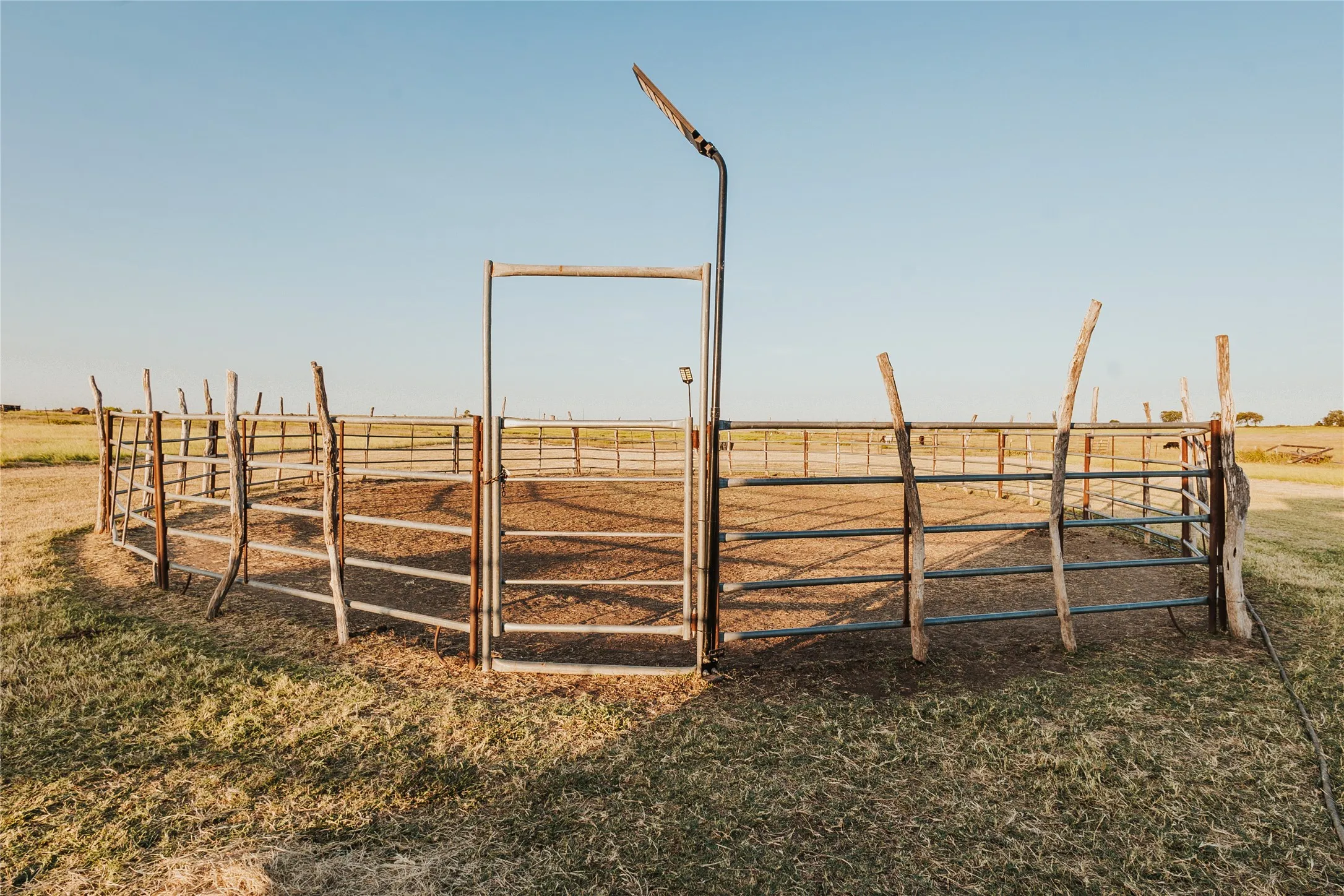 Farm For Sale in Hill County , 246 Hcr 1450 N, Covington, Texas 76636, 3 Bedroom, 2 Bathroom, Garage spaces, 1,500 Sqft, built in 2021, Price $675,000, mls#21364875, Real Estate Agent in Covington, Homes For Sale in Hill county, Homes For Sale in Covington, Realtor in Covington Texas, Real Estate Brokerage Independent Realty Texas, Luminita Cordes Realtor