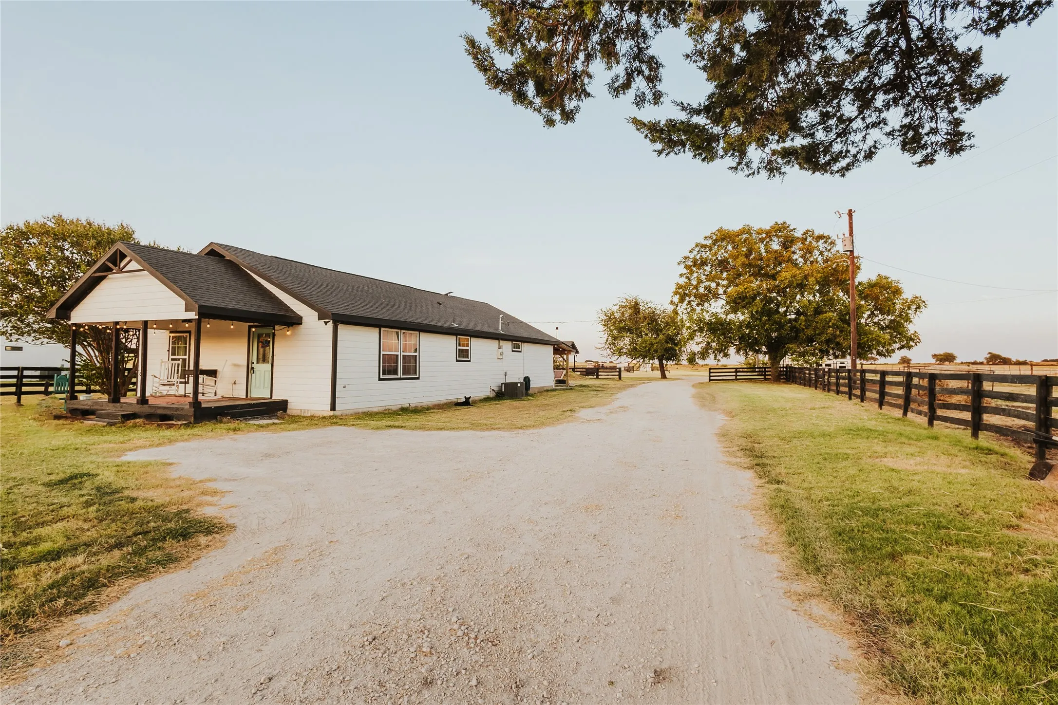 Farm For Sale in Hill County , 246 Hcr 1450 N, Covington, Texas 76636, 3 Bedroom, 2 Bathroom, Garage spaces, 1,500 Sqft, built in 2021, Price $675,000, mls#21364875, Real Estate Agent in Covington, Homes For Sale in Hill county, Homes For Sale in Covington, Realtor in Covington Texas, Real Estate Brokerage Independent Realty Texas, Luminita Cordes Realtor