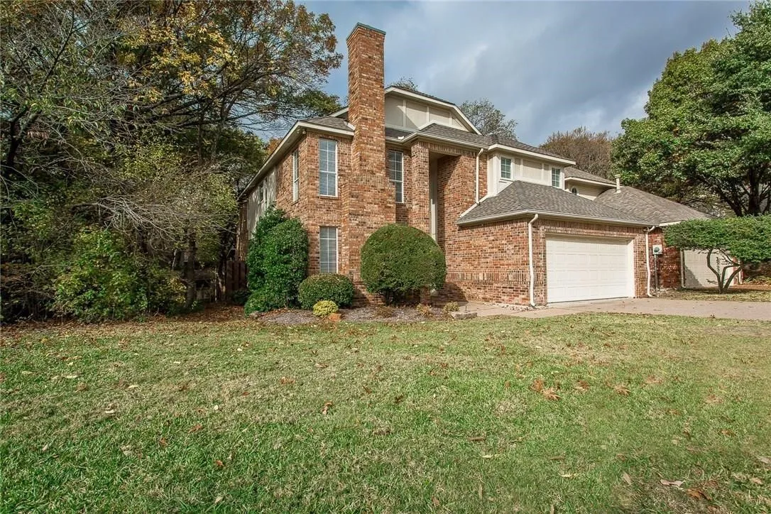 Single Family Residence For Sale in Dallas County , 7034 Clear Springs Circle, Garland, Texas 75044, 3 Bedroom, 3 Bathroom, 2 Garage spaces, 2,582 Sqft, built in 1992, mls#21365020, Real Estate Agent in Garland, Homes For Sale in Dallas county, Homes For Sale in Garland, Realtor in Garland Texas, Real Estate Brokerage Independent Realty Texas, Luminita Cordes Realtor