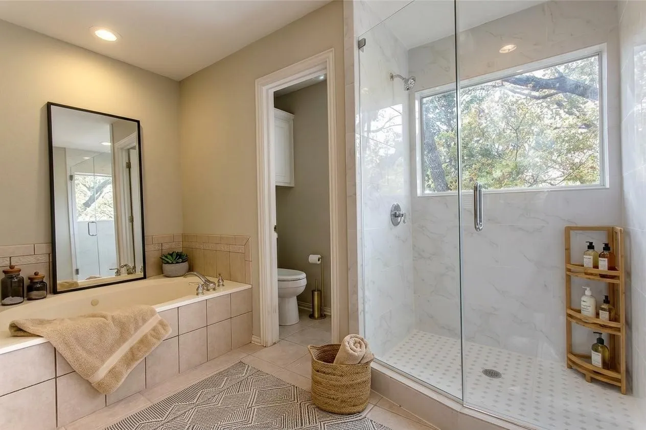 Single Family Residence For Sale in Dallas County , 7034 Clear Springs Circle, Garland, Texas 75044, 3 Bedroom, 3 Bathroom, 2 Garage spaces, 2,582 Sqft, built in 1992, mls#21365020, Real Estate Agent in Garland, Homes For Sale in Dallas county, Homes For Sale in Garland, Realtor in Garland Texas, Real Estate Brokerage Independent Realty Texas, Luminita Cordes Realtor
