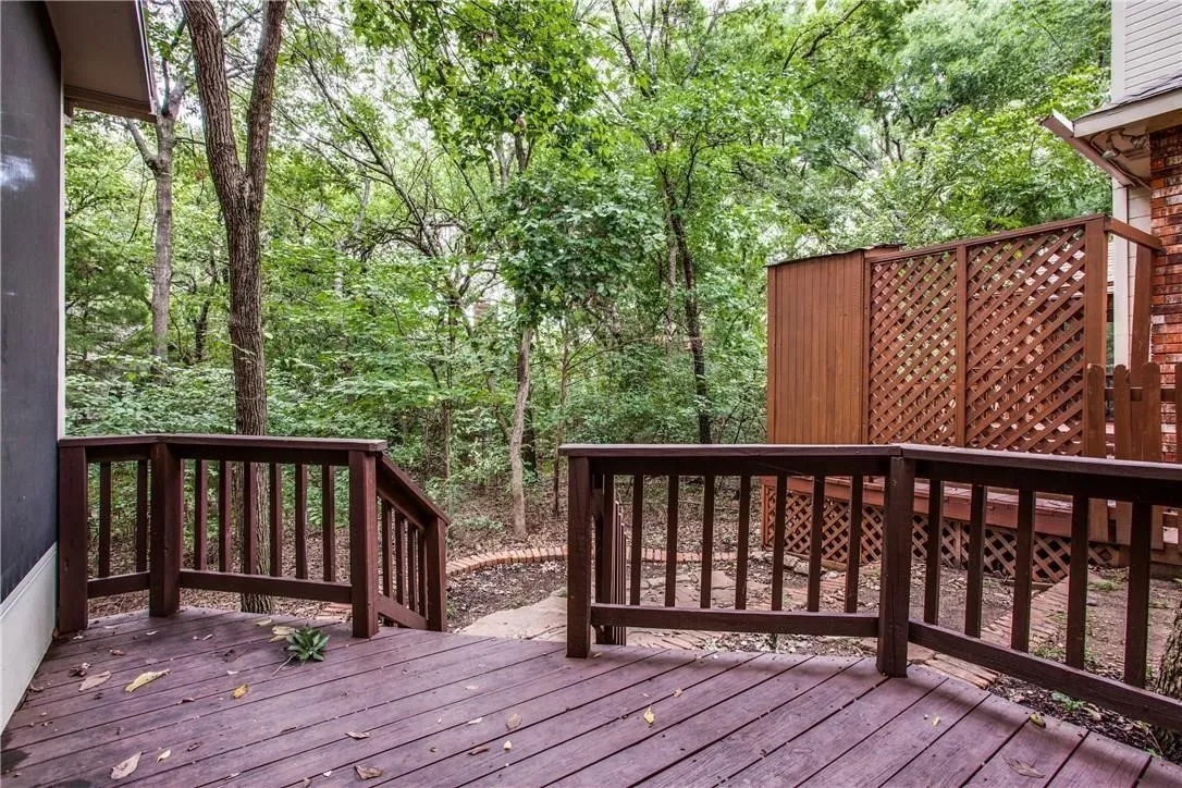 Single Family Residence For Sale in Dallas County , 7034 Clear Springs Circle, Garland, Texas 75044, 3 Bedroom, 3 Bathroom, 2 Garage spaces, 2,582 Sqft, built in 1992, mls#21365020, Real Estate Agent in Garland, Homes For Sale in Dallas county, Homes For Sale in Garland, Realtor in Garland Texas, Real Estate Brokerage Independent Realty Texas, Luminita Cordes Realtor