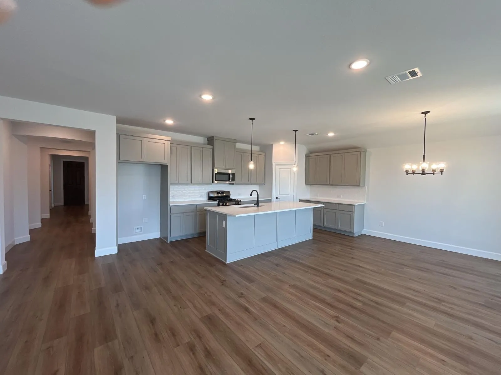 Single Family Residence For Rent in Rockwall County , 2828 Spring Side, Royse City, Texas 75189, 4 Bedroom, 3 Bathroom, 2 Garage spaces, 2,173 Sqft, built in 2024, mls#21365118, Real Estate Agent in Royse City, Homes For Rent in Rockwall county, Homes For Rent in Royse City, Realtor in Royse City Texas, Real Estate Brokerage Independent Realty Texas, Luminita Cordes Realtor