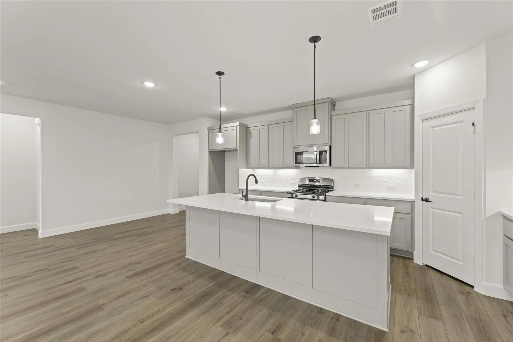 Single Family Residence For Rent in Rockwall County , 2828 Spring Side, Royse City, Texas 75189, 4 Bedroom, 3 Bathroom, 2 Garage spaces, 2,173 Sqft, built in 2024, mls#21365118, Real Estate Agent in Royse City, Homes For Rent in Rockwall county, Homes For Rent in Royse City, Realtor in Royse City Texas, Real Estate Brokerage Independent Realty Texas, Luminita Cordes Realtor