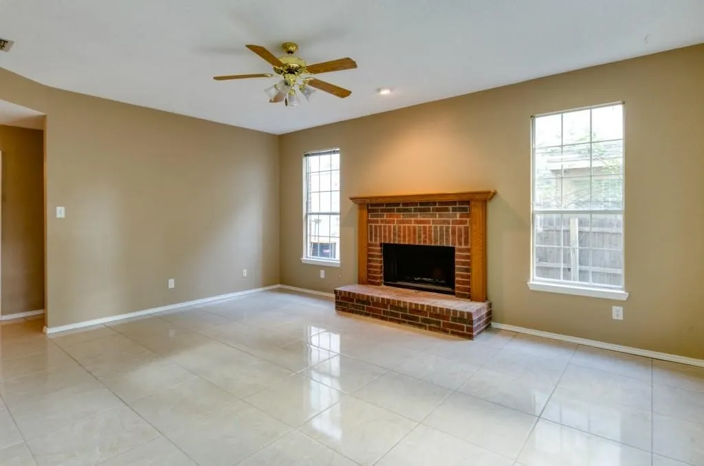 Single Family Residence For Rent in Collin County , 6801 Carrington Drive, Plano, Texas 75023, 3 Bedroom, 3 Bathroom, 2 Garage spaces, 2,218 Sqft, built in 1991, mls#21365120, Real Estate Agent in Plano, Homes For Rent in Collin county, Homes For Rent in Plano, Realtor in Plano Texas, Real Estate Brokerage Independent Realty Texas, Luminita Cordes Realtor