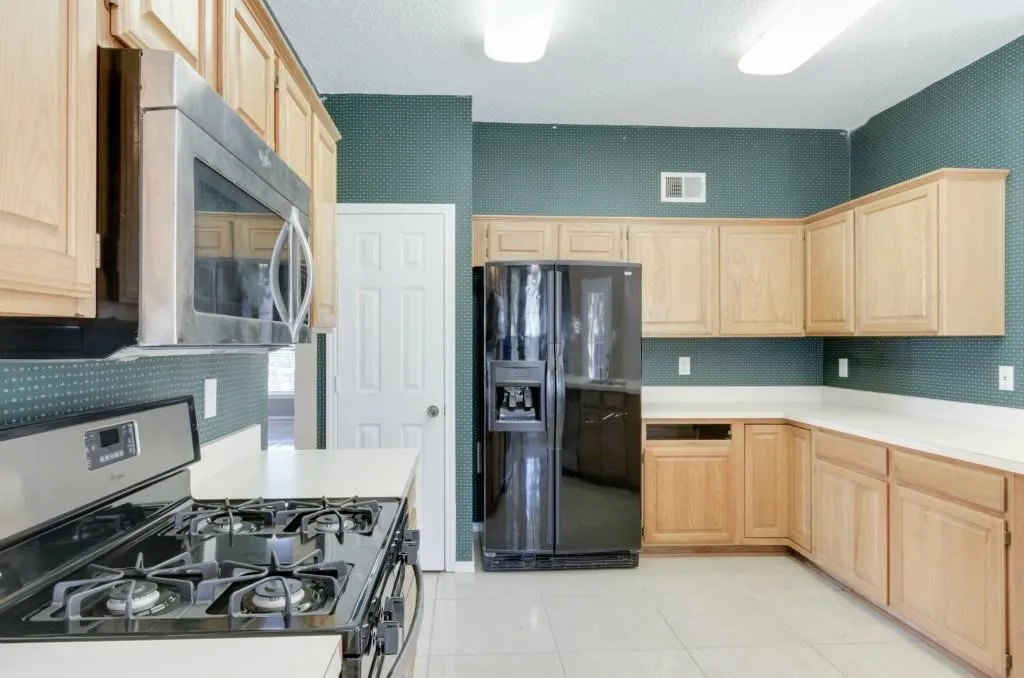 Single Family Residence For Rent in Collin County , 6801 Carrington Drive, Plano, Texas 75023, 3 Bedroom, 3 Bathroom, 2 Garage spaces, 2,218 Sqft, built in 1991, mls#21365120, Real Estate Agent in Plano, Homes For Rent in Collin county, Homes For Rent in Plano, Realtor in Plano Texas, Real Estate Brokerage Independent Realty Texas, Luminita Cordes Realtor
