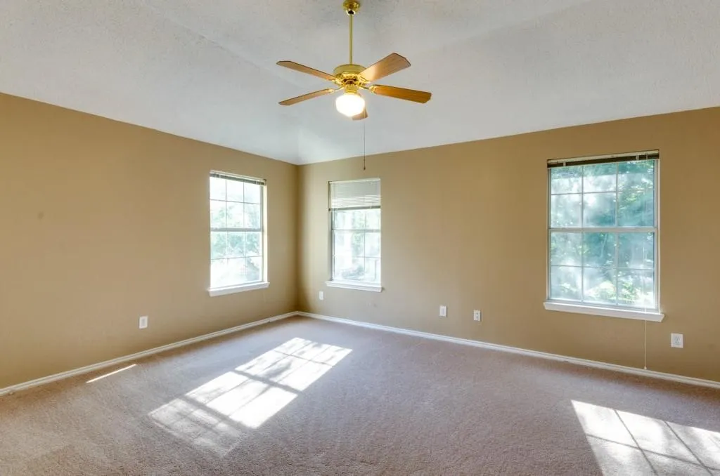 Single Family Residence For Rent in Collin County , 6801 Carrington Drive, Plano, Texas 75023, 3 Bedroom, 3 Bathroom, 2 Garage spaces, 2,218 Sqft, built in 1991, mls#21365120, Real Estate Agent in Plano, Homes For Rent in Collin county, Homes For Rent in Plano, Realtor in Plano Texas, Real Estate Brokerage Independent Realty Texas, Luminita Cordes Realtor