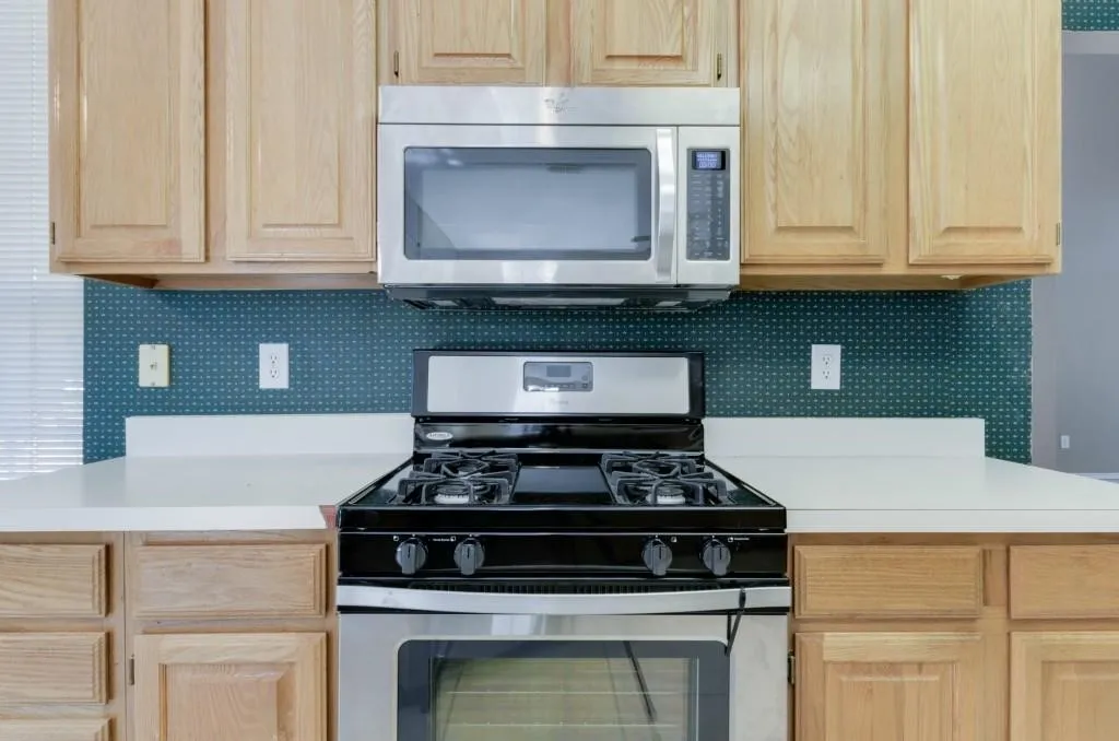 Single Family Residence For Rent in Collin County , 6801 Carrington Drive, Plano, Texas 75023, 3 Bedroom, 3 Bathroom, 2 Garage spaces, 2,218 Sqft, built in 1991, mls#21365120, Real Estate Agent in Plano, Homes For Rent in Collin county, Homes For Rent in Plano, Realtor in Plano Texas, Real Estate Brokerage Independent Realty Texas, Luminita Cordes Realtor