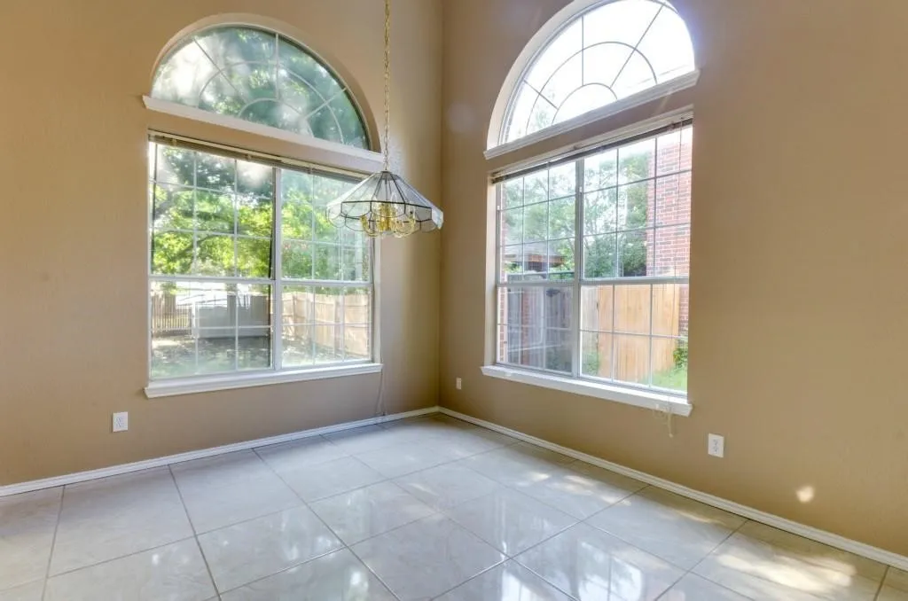 Single Family Residence For Rent in Collin County , 6801 Carrington Drive, Plano, Texas 75023, 3 Bedroom, 3 Bathroom, 2 Garage spaces, 2,218 Sqft, built in 1991, mls#21365120, Real Estate Agent in Plano, Homes For Rent in Collin county, Homes For Rent in Plano, Realtor in Plano Texas, Real Estate Brokerage Independent Realty Texas, Luminita Cordes Realtor
