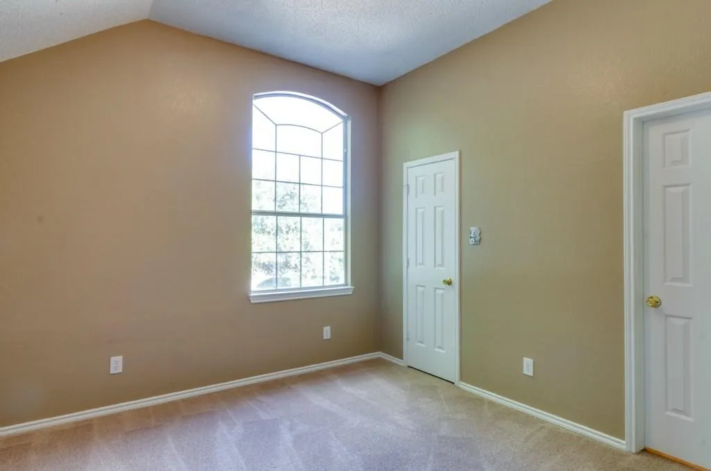 Single Family Residence For Rent in Collin County , 6801 Carrington Drive, Plano, Texas 75023, 3 Bedroom, 3 Bathroom, 2 Garage spaces, 2,218 Sqft, built in 1991, mls#21365120, Real Estate Agent in Plano, Homes For Rent in Collin county, Homes For Rent in Plano, Realtor in Plano Texas, Real Estate Brokerage Independent Realty Texas, Luminita Cordes Realtor