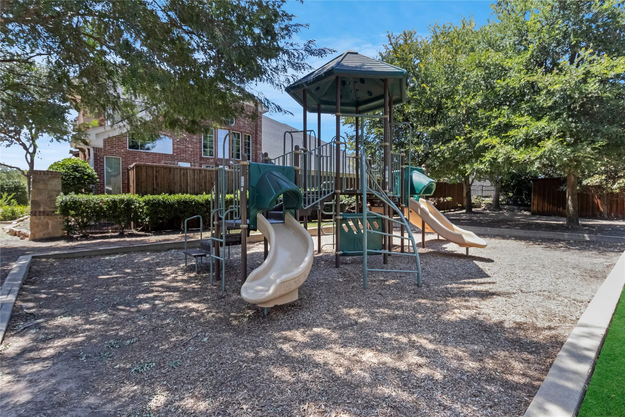 Single Family Residence For Sale in Collin County , 2000 Hopewell Drive, Allen, Texas 75013, 4 Bedroom, 4 Bathroom, 4 Garage spaces, 4,497 Sqft, built in 2017, mls#21363726, Real Estate Agent in Allen, Homes For Sale in Collin county, Homes For Sale in Allen, Realtor in Allen Texas, Real Estate Brokerage Independent Realty Texas, Luminita Cordes Realtor