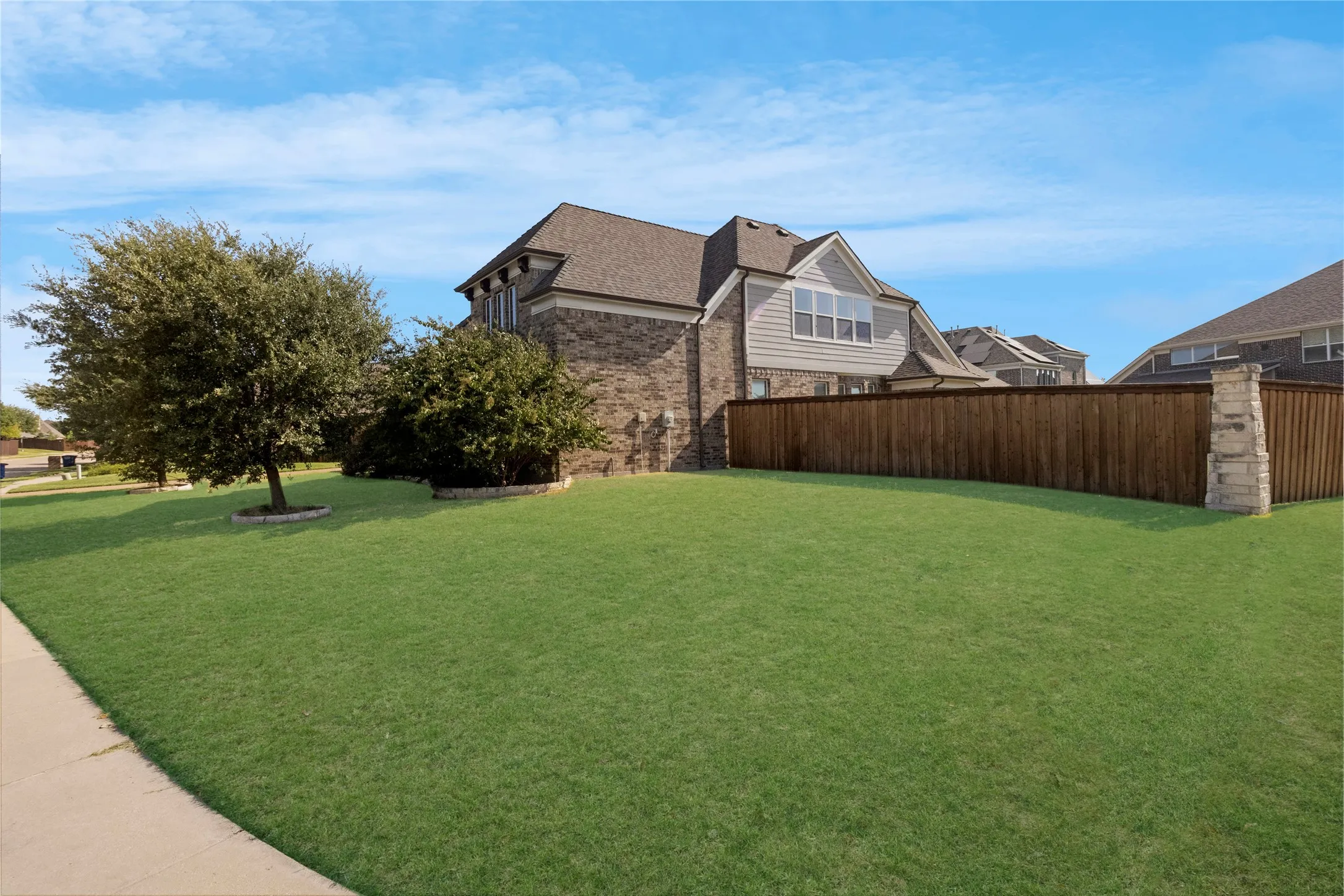 Single Family Residence For Sale in Collin County , 2000 Hopewell Drive, Allen, Texas 75013, 4 Bedroom, 4 Bathroom, 4 Garage spaces, 4,497 Sqft, built in 2017, mls#21363726, Real Estate Agent in Allen, Homes For Sale in Collin county, Homes For Sale in Allen, Realtor in Allen Texas, Real Estate Brokerage Independent Realty Texas, Luminita Cordes Realtor