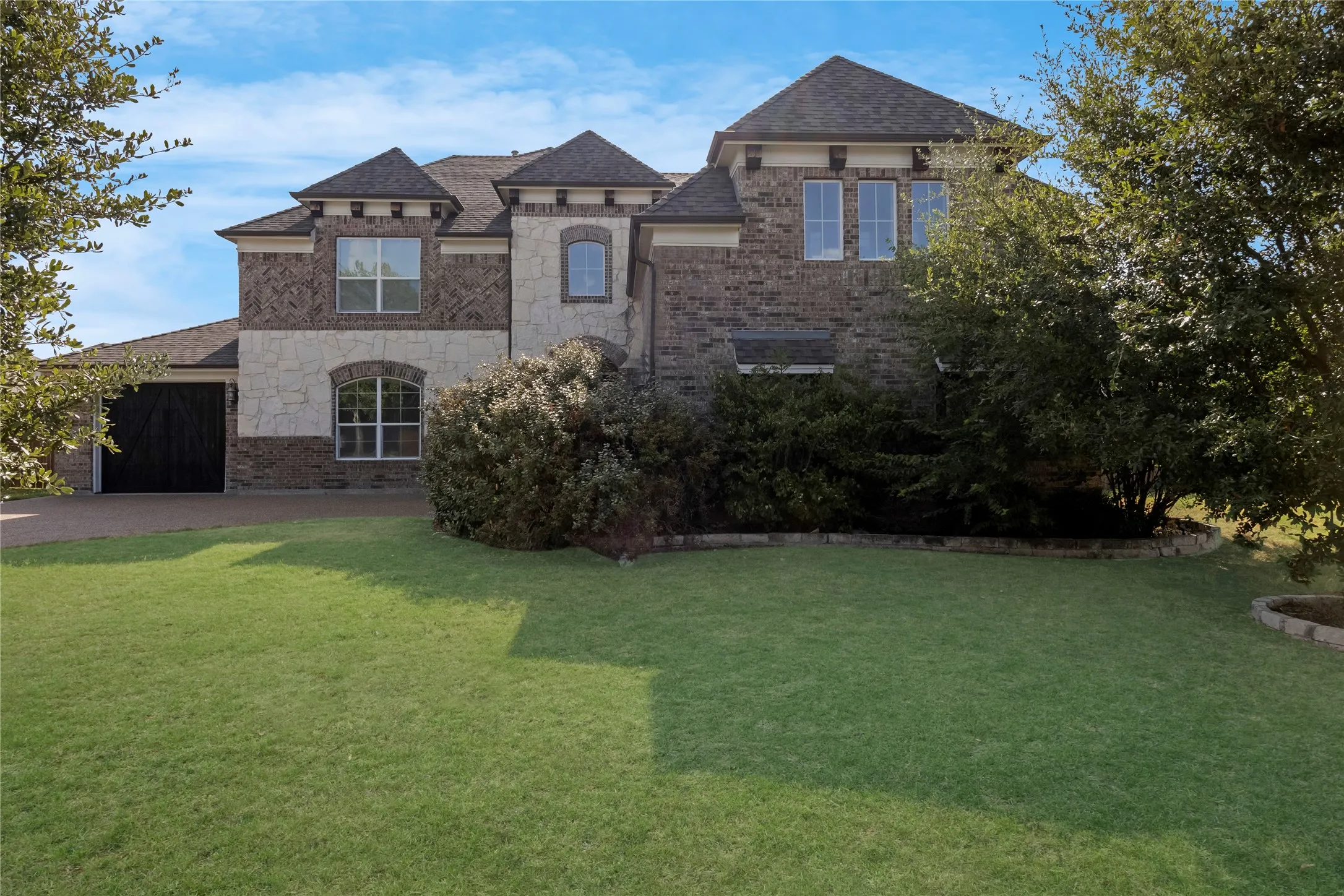 Single Family Residence For Sale in Collin County , 2000 Hopewell Drive, Allen, Texas 75013, 4 Bedroom, 4 Bathroom, 4 Garage spaces, 4,497 Sqft, built in 2017, mls#21363726, Real Estate Agent in Allen, Homes For Sale in Collin county, Homes For Sale in Allen, Realtor in Allen Texas, Real Estate Brokerage Independent Realty Texas, Luminita Cordes Realtor