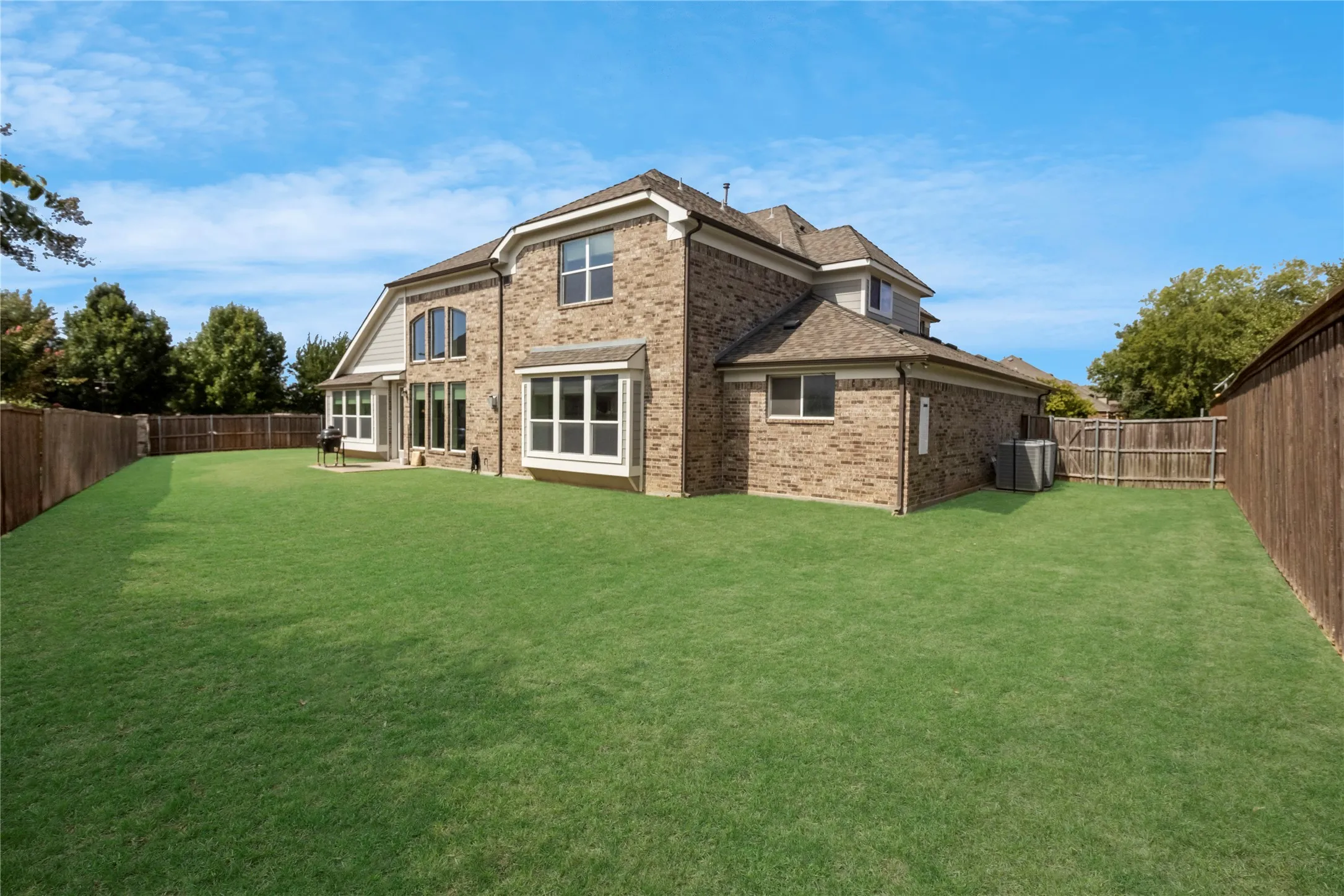 Single Family Residence For Sale in Collin County , 2000 Hopewell Drive, Allen, Texas 75013, 4 Bedroom, 4 Bathroom, 4 Garage spaces, 4,497 Sqft, built in 2017, mls#21363726, Real Estate Agent in Allen, Homes For Sale in Collin county, Homes For Sale in Allen, Realtor in Allen Texas, Real Estate Brokerage Independent Realty Texas, Luminita Cordes Realtor