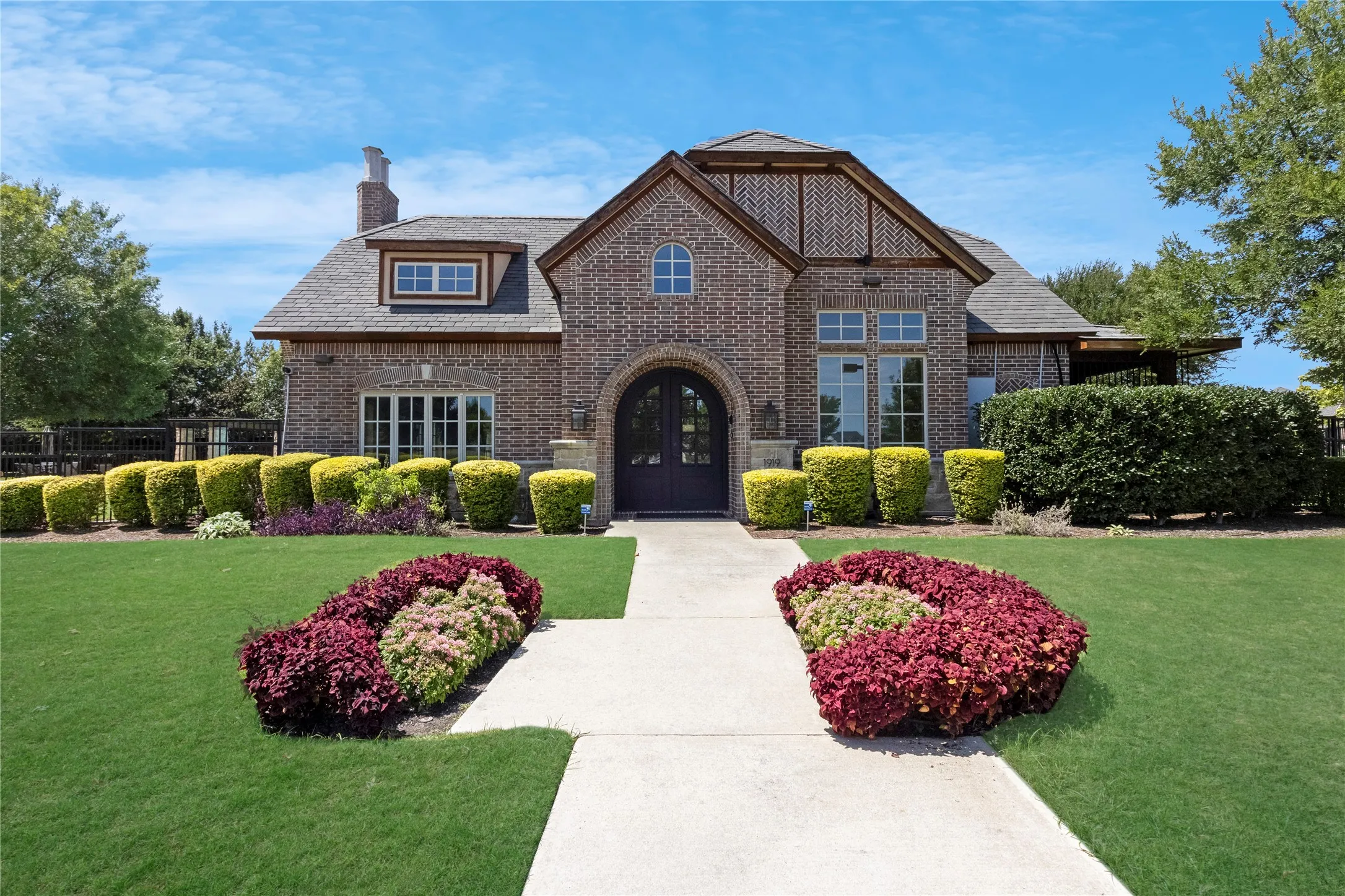 Single Family Residence For Sale in Collin County , 2000 Hopewell Drive, Allen, Texas 75013, 4 Bedroom, 4 Bathroom, 4 Garage spaces, 4,497 Sqft, built in 2017, mls#21363726, Real Estate Agent in Allen, Homes For Sale in Collin county, Homes For Sale in Allen, Realtor in Allen Texas, Real Estate Brokerage Independent Realty Texas, Luminita Cordes Realtor