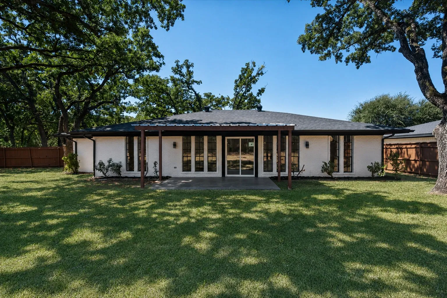 Single Family Residence For Sale in Navarro County , 904 Northwood, Corsicana, Texas 75110, 4 Bedroom, 2 Bathroom, Garage spaces, 2,265 Sqft, built in 1971, mls#21363445, Real Estate Agent in Corsicana, Homes For Sale in Navarro county, Homes For Sale in Corsicana, Realtor in Corsicana Texas, Real Estate Brokerage Independent Realty Texas, Luminita Cordes Realtor