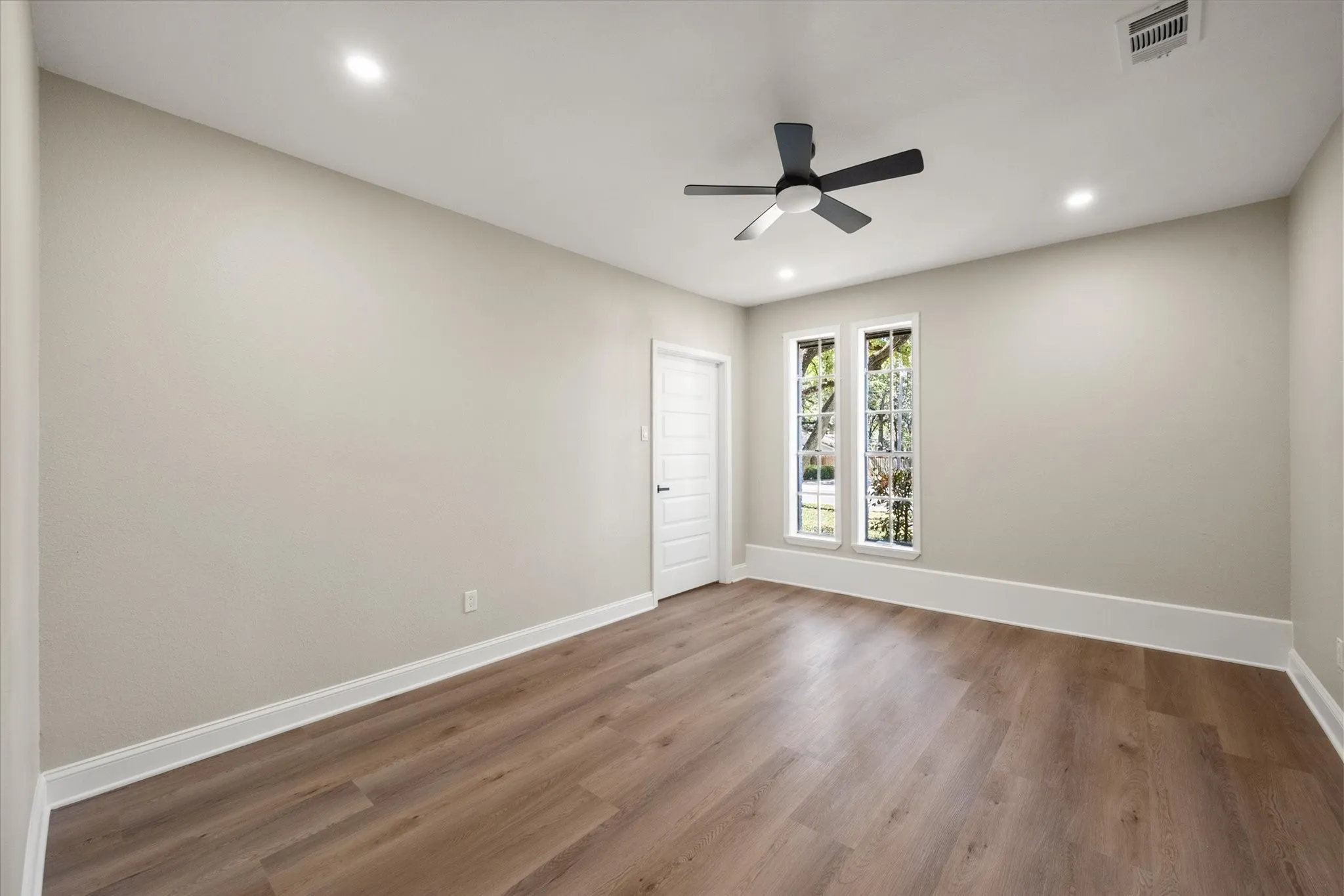 Single Family Residence For Sale in Navarro County , 904 Northwood, Corsicana, Texas 75110, 4 Bedroom, 2 Bathroom, Garage spaces, 2,265 Sqft, built in 1971, mls#21363445, Real Estate Agent in Corsicana, Homes For Sale in Navarro county, Homes For Sale in Corsicana, Realtor in Corsicana Texas, Real Estate Brokerage Independent Realty Texas, Luminita Cordes Realtor