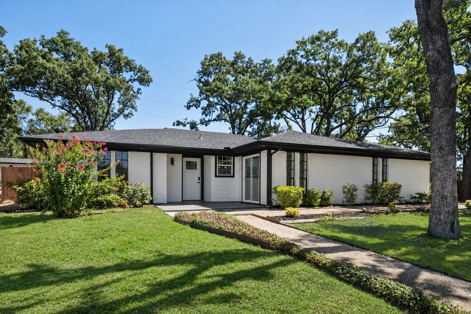 Single Family Residence For Sale in Navarro County , 904 Northwood, Corsicana, Texas 75110, 4 Bedroom, 2 Bathroom, Garage spaces, 2,265 Sqft, built in 1971, mls#21363445, Real Estate Agent in Corsicana, Homes For Sale in Navarro county, Homes For Sale in Corsicana, Realtor in Corsicana Texas, Real Estate Brokerage Independent Realty Texas, Luminita Cordes Realtor