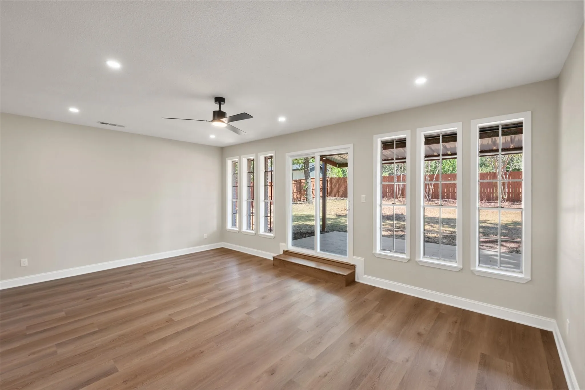 Single Family Residence For Sale in Navarro County , 904 Northwood, Corsicana, Texas 75110, 4 Bedroom, 2 Bathroom, Garage spaces, 2,265 Sqft, built in 1971, mls#21363445, Real Estate Agent in Corsicana, Homes For Sale in Navarro county, Homes For Sale in Corsicana, Realtor in Corsicana Texas, Real Estate Brokerage Independent Realty Texas, Luminita Cordes Realtor