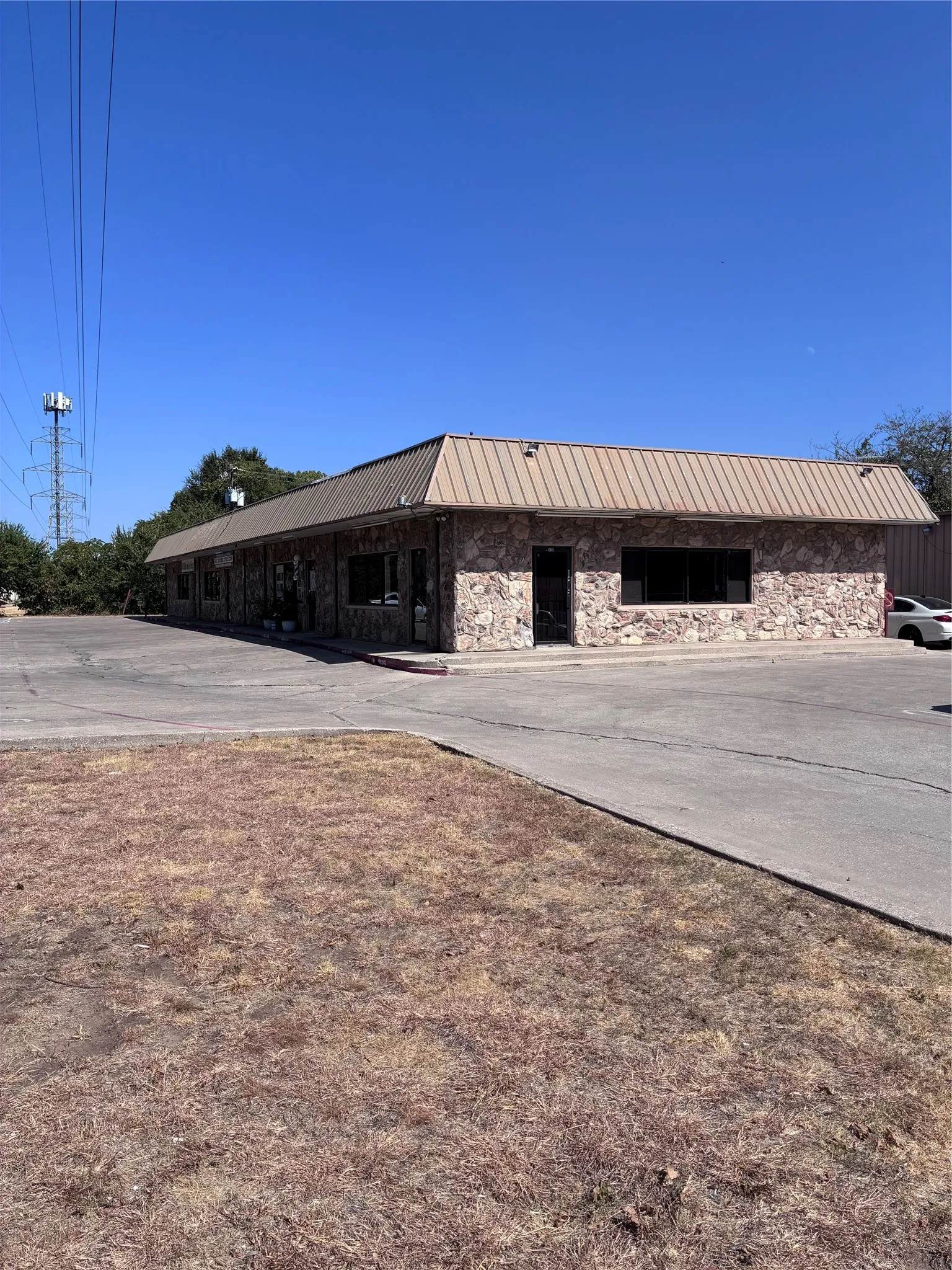 Retail For Rent in Dallas County , 410 N O CONNOR 410, Irving, Texas 75061, 0, 0, Garage spaces, 0 Sqft, built in 1980, mls#21365125, Real Estate Agent in Irving, Homes For Rent in Dallas county, Homes For Rent in Irving, Realtor in Irving Texas, Real Estate Brokerage Independent Realty Texas, Luminita Cordes Realtor