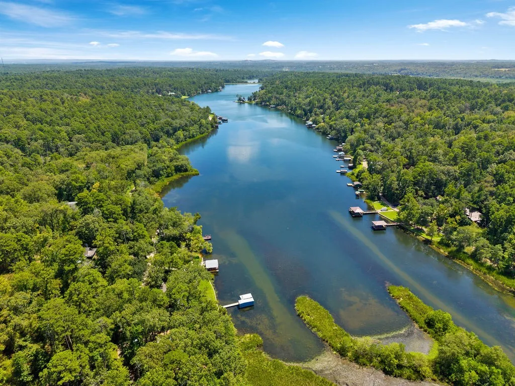 Single Family Residence For Sale in Anderson County , 65 & 66 Private Road 7332, Frankston, Texas 75763, 3 Bedroom, 3 Bathroom, 2 Garage spaces, 1,818 Sqft, built in 1954, mls#21361697, Real Estate Agent in Frankston, Homes For Sale in Anderson county, Homes For Sale in Frankston, Realtor in Frankston Texas, Real Estate Brokerage Independent Realty Texas, Luminita Cordes Realtor