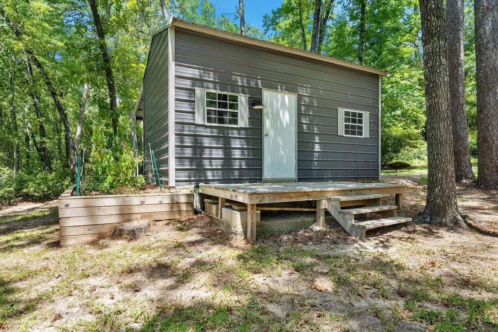 Single Family Residence For Sale in Anderson County , 65 & 66 Private Road 7332, Frankston, Texas 75763, 3 Bedroom, 3 Bathroom, 2 Garage spaces, 1,818 Sqft, built in 1954, mls#21361697, Real Estate Agent in Frankston, Homes For Sale in Anderson county, Homes For Sale in Frankston, Realtor in Frankston Texas, Real Estate Brokerage Independent Realty Texas, Luminita Cordes Realtor