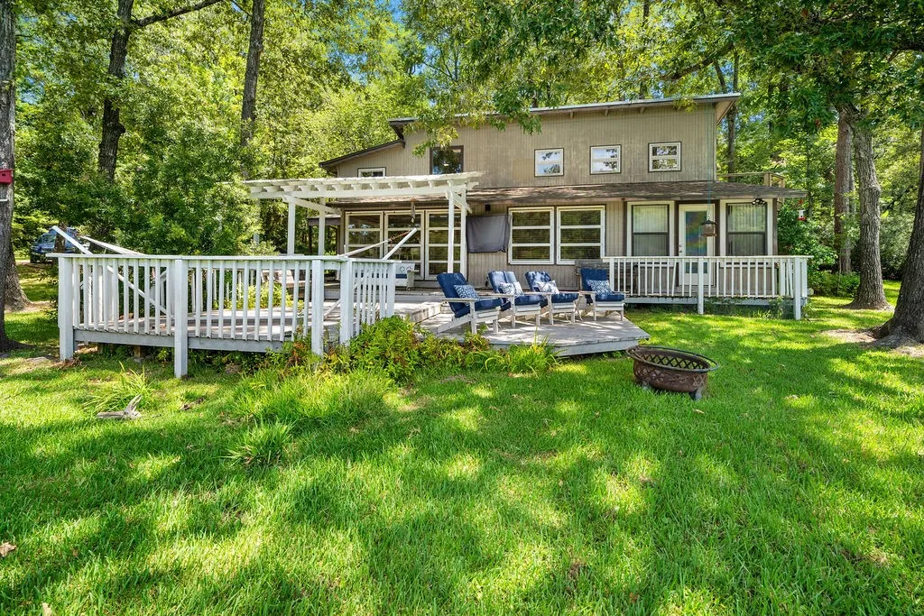 Single Family Residence For Sale in Anderson County , 65 & 66 Private Road 7332, Frankston, Texas 75763, 3 Bedroom, 3 Bathroom, 2 Garage spaces, 1,818 Sqft, built in 1954, mls#21361697, Real Estate Agent in Frankston, Homes For Sale in Anderson county, Homes For Sale in Frankston, Realtor in Frankston Texas, Real Estate Brokerage Independent Realty Texas, Luminita Cordes Realtor