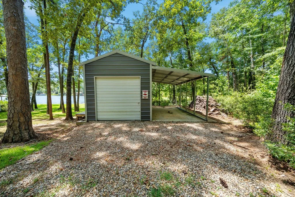 Detached Garage