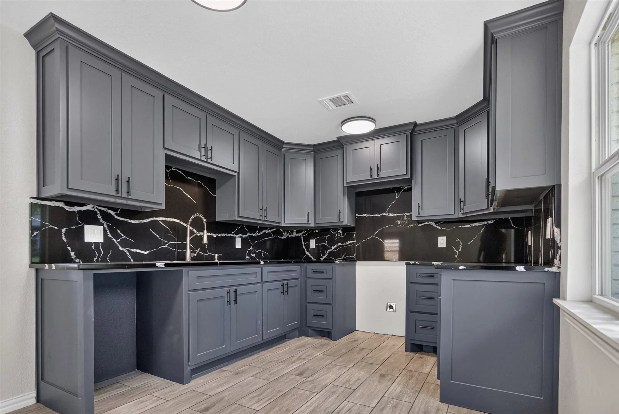 Single Family Residence For Sale in Tarrant County , 4478 Wilhelm Street, Fort Worth, Texas 76119, 4 Bedroom, 3 Bathroom, Garage spaces, 1,820 Sqft, built in 1961, mls#21365140, Real Estate Agent in Fort Worth, Homes For Sale in Tarrant county, Homes For Sale in Fort Worth, Realtor in Fort Worth Texas, Real Estate Brokerage Independent Realty Texas, Luminita Cordes Realtor