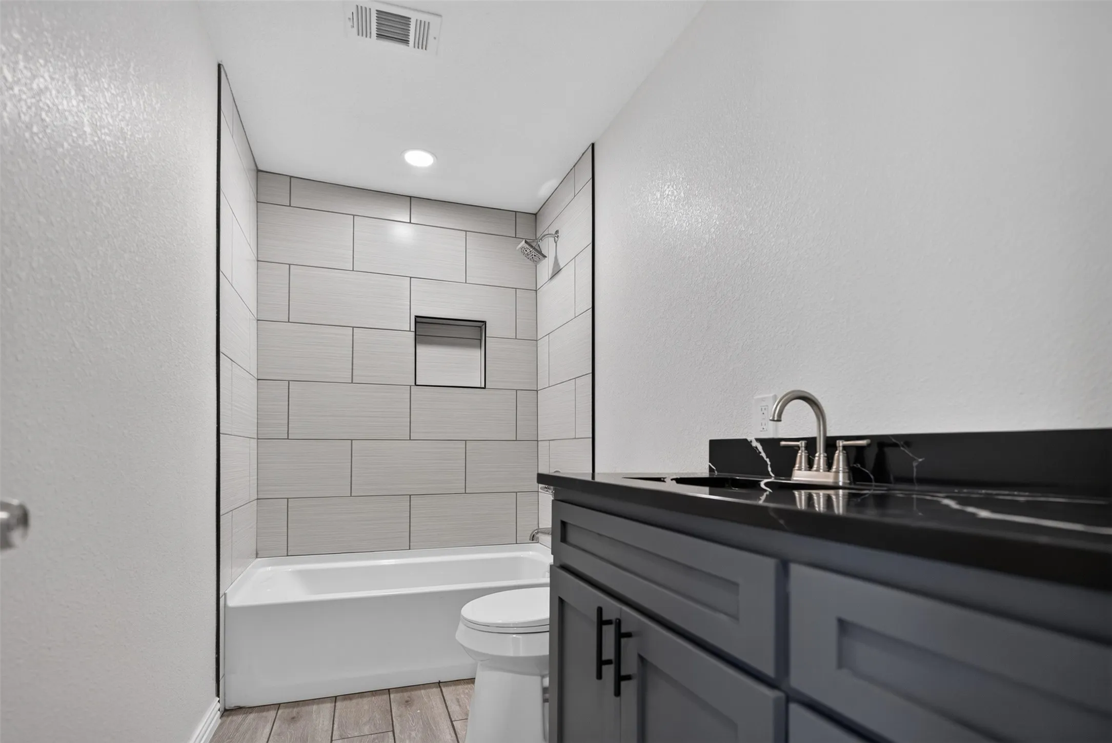 Single Family Residence For Sale in Tarrant County , 4478 Wilhelm Street, Fort Worth, Texas 76119, 4 Bedroom, 3 Bathroom, Garage spaces, 1,820 Sqft, built in 1961, mls#21365140, Real Estate Agent in Fort Worth, Homes For Sale in Tarrant county, Homes For Sale in Fort Worth, Realtor in Fort Worth Texas, Real Estate Brokerage Independent Realty Texas, Luminita Cordes Realtor