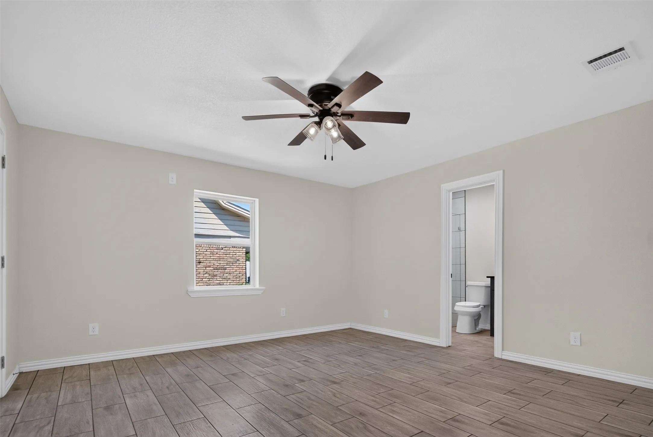 Single Family Residence For Sale in Tarrant County , 4478 Wilhelm Street, Fort Worth, Texas 76119, 4 Bedroom, 3 Bathroom, Garage spaces, 1,820 Sqft, built in 1961, mls#21365140, Real Estate Agent in Fort Worth, Homes For Sale in Tarrant county, Homes For Sale in Fort Worth, Realtor in Fort Worth Texas, Real Estate Brokerage Independent Realty Texas, Luminita Cordes Realtor