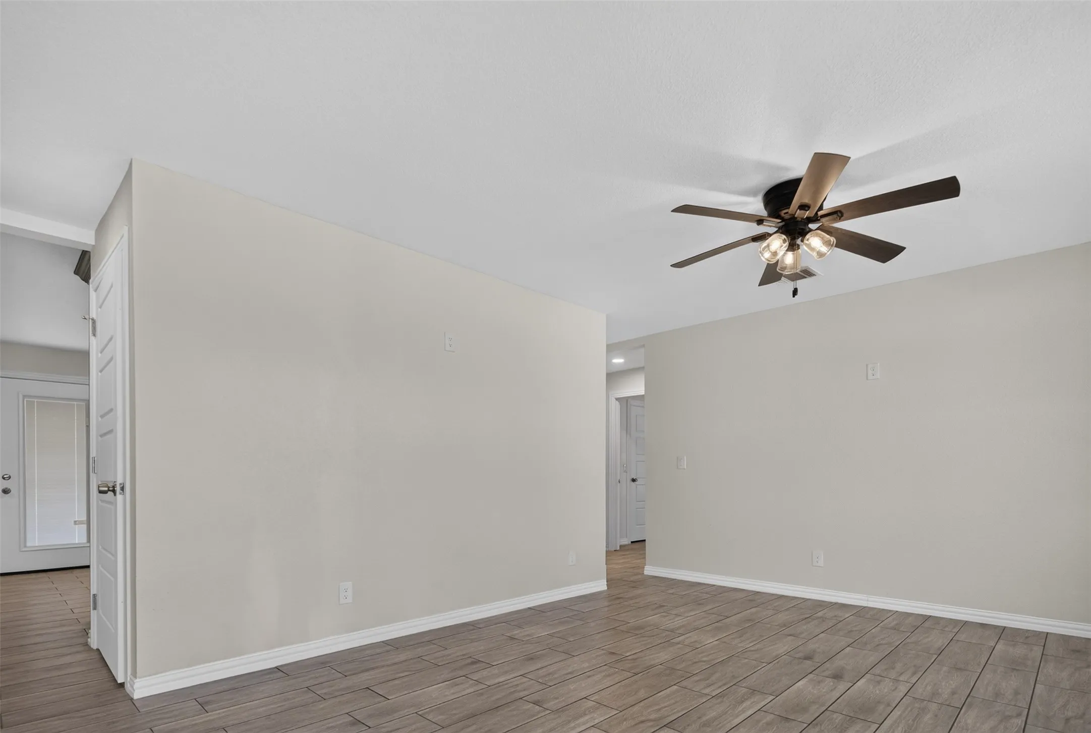 Single Family Residence For Sale in Tarrant County , 4478 Wilhelm Street, Fort Worth, Texas 76119, 4 Bedroom, 3 Bathroom, Garage spaces, 1,820 Sqft, built in 1961, mls#21365140, Real Estate Agent in Fort Worth, Homes For Sale in Tarrant county, Homes For Sale in Fort Worth, Realtor in Fort Worth Texas, Real Estate Brokerage Independent Realty Texas, Luminita Cordes Realtor