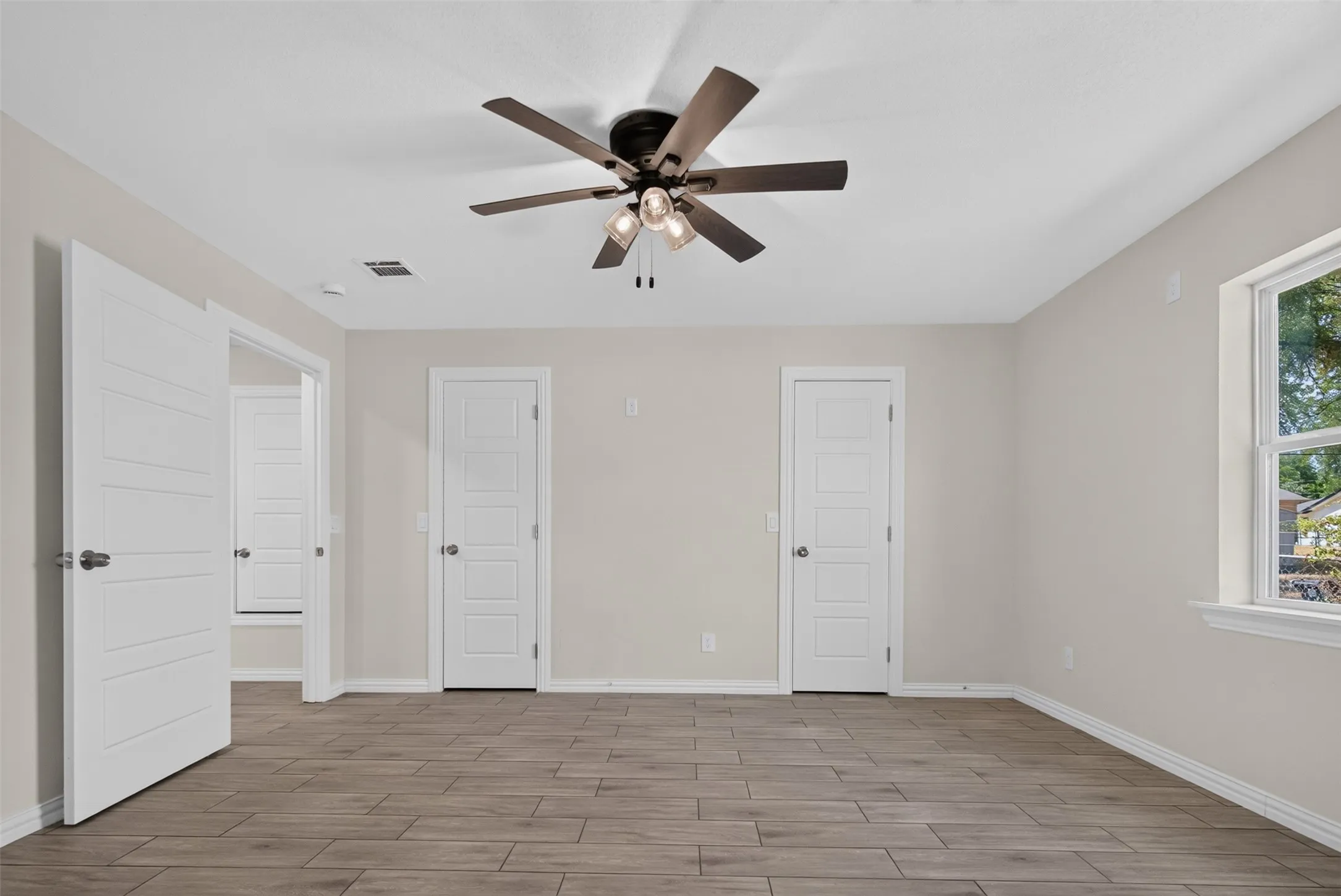 Single Family Residence For Sale in Tarrant County , 4478 Wilhelm Street, Fort Worth, Texas 76119, 4 Bedroom, 3 Bathroom, Garage spaces, 1,820 Sqft, built in 1961, mls#21365140, Real Estate Agent in Fort Worth, Homes For Sale in Tarrant county, Homes For Sale in Fort Worth, Realtor in Fort Worth Texas, Real Estate Brokerage Independent Realty Texas, Luminita Cordes Realtor
